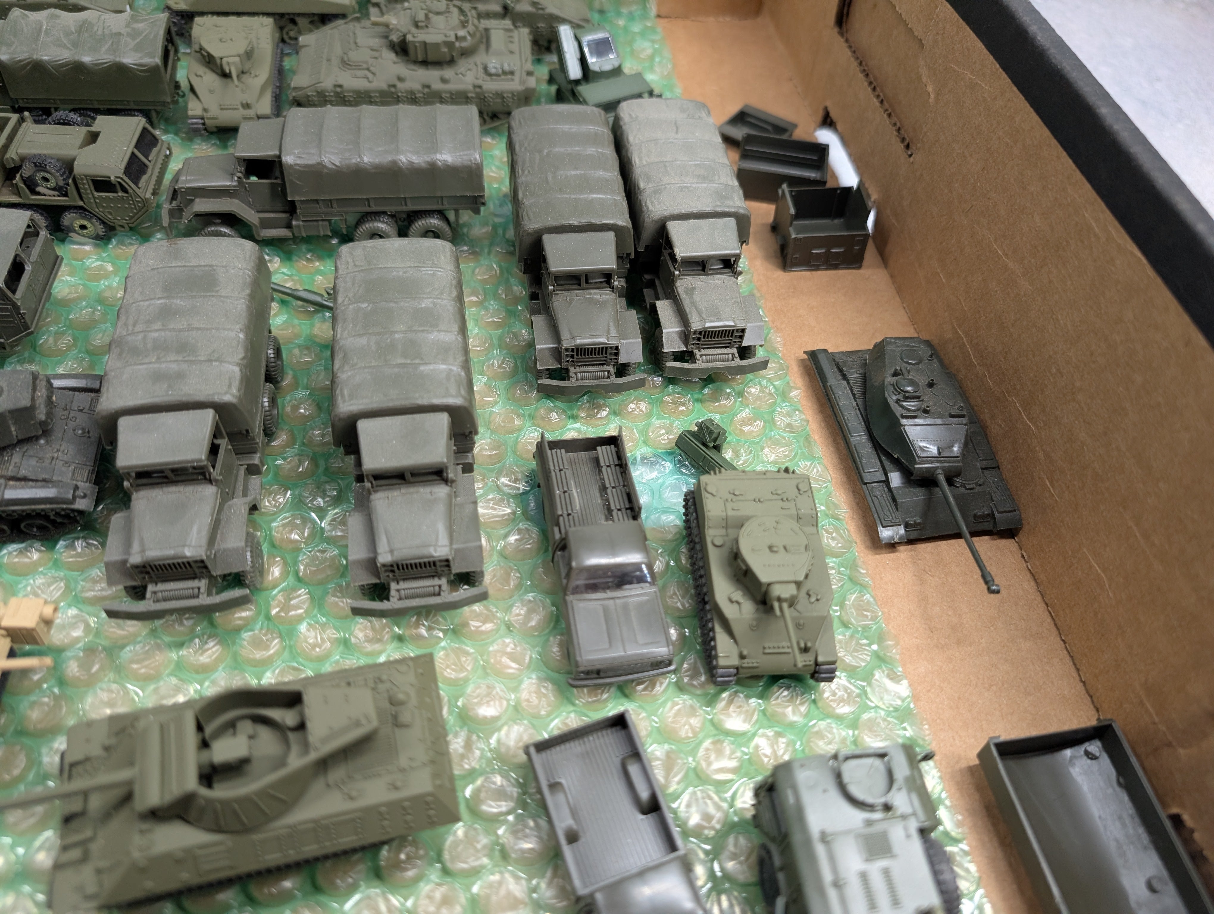 USED Roco HO Scale Lot of Various Army Tank Cars, Vehicles, Parts and more, MiniTanks