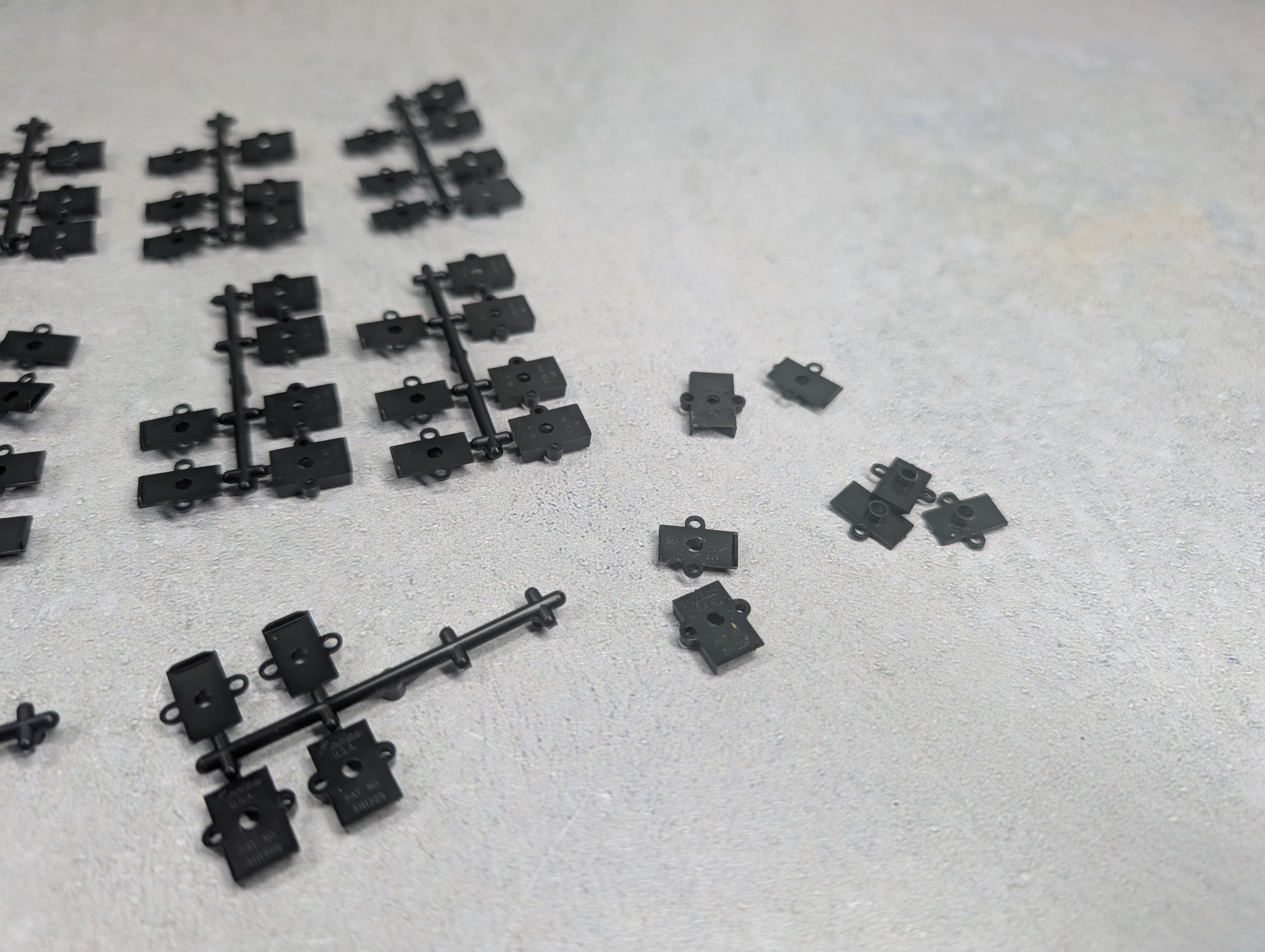 USED Kadee HO Scale Large Lot of Coupler Gearboxes & Lids