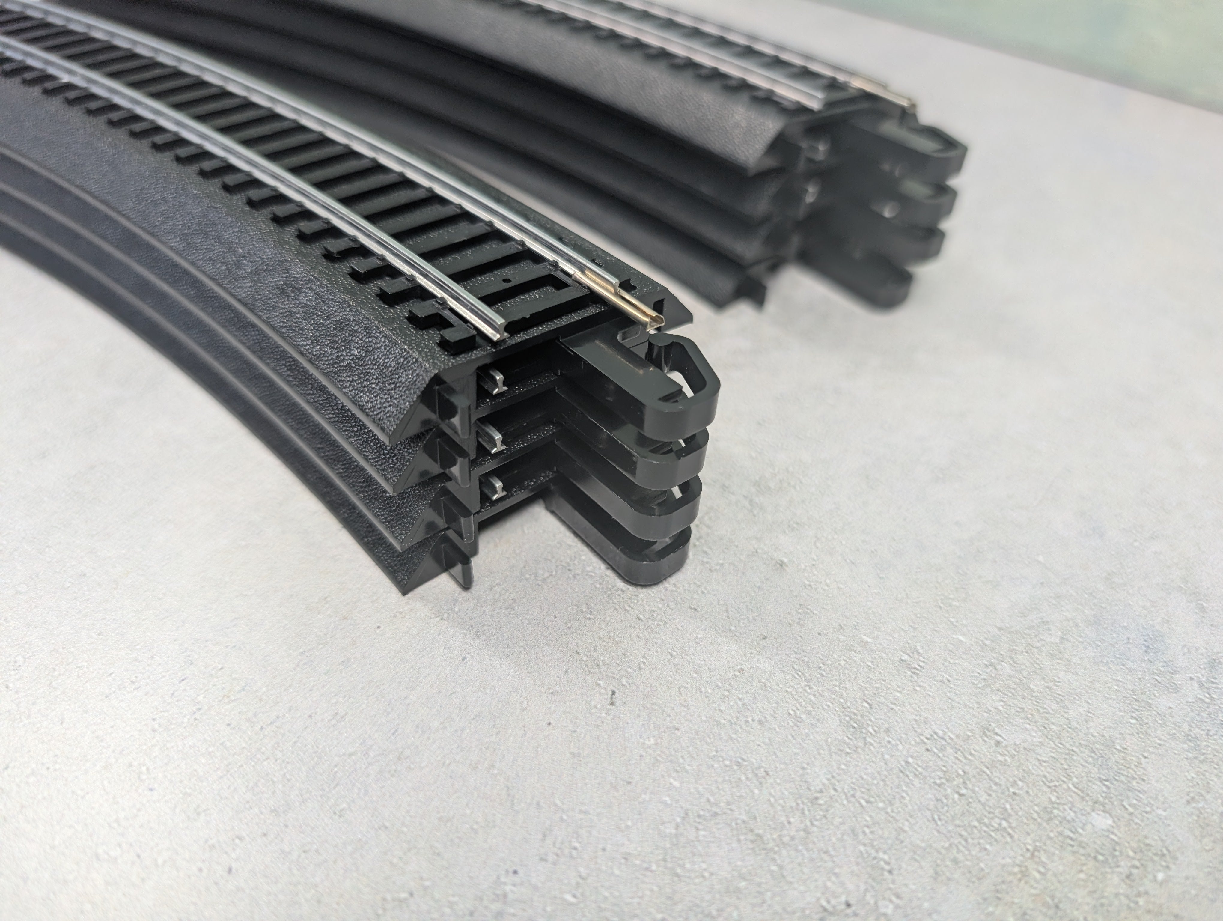 USED Bachmann HO Scale E-Z Track 18" Curved Track Steel Alloy Code 100 (8 pcs)