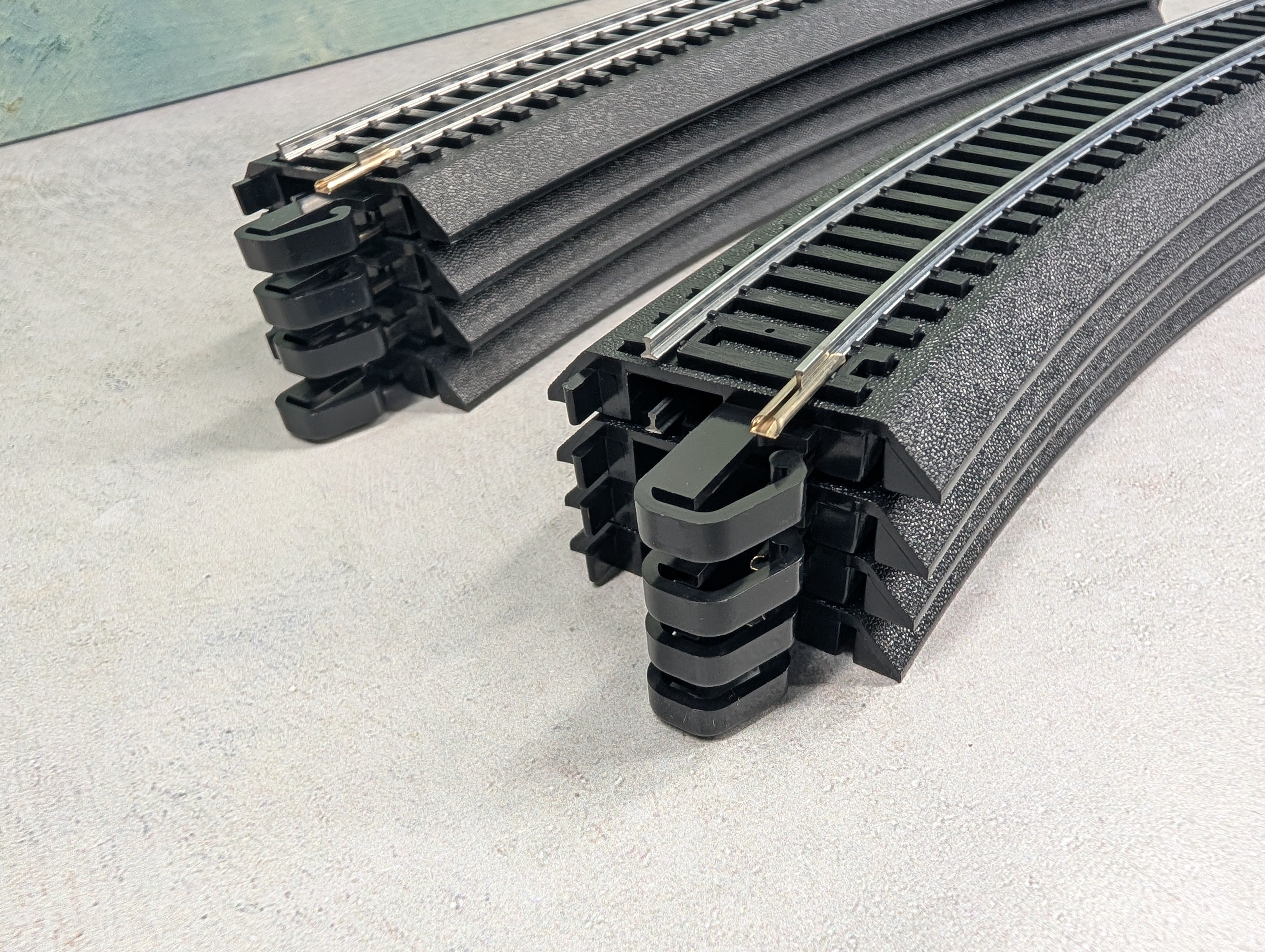 USED Bachmann HO Scale E-Z Track 18" Curved Track Steel Alloy Code 100 (8 pcs)