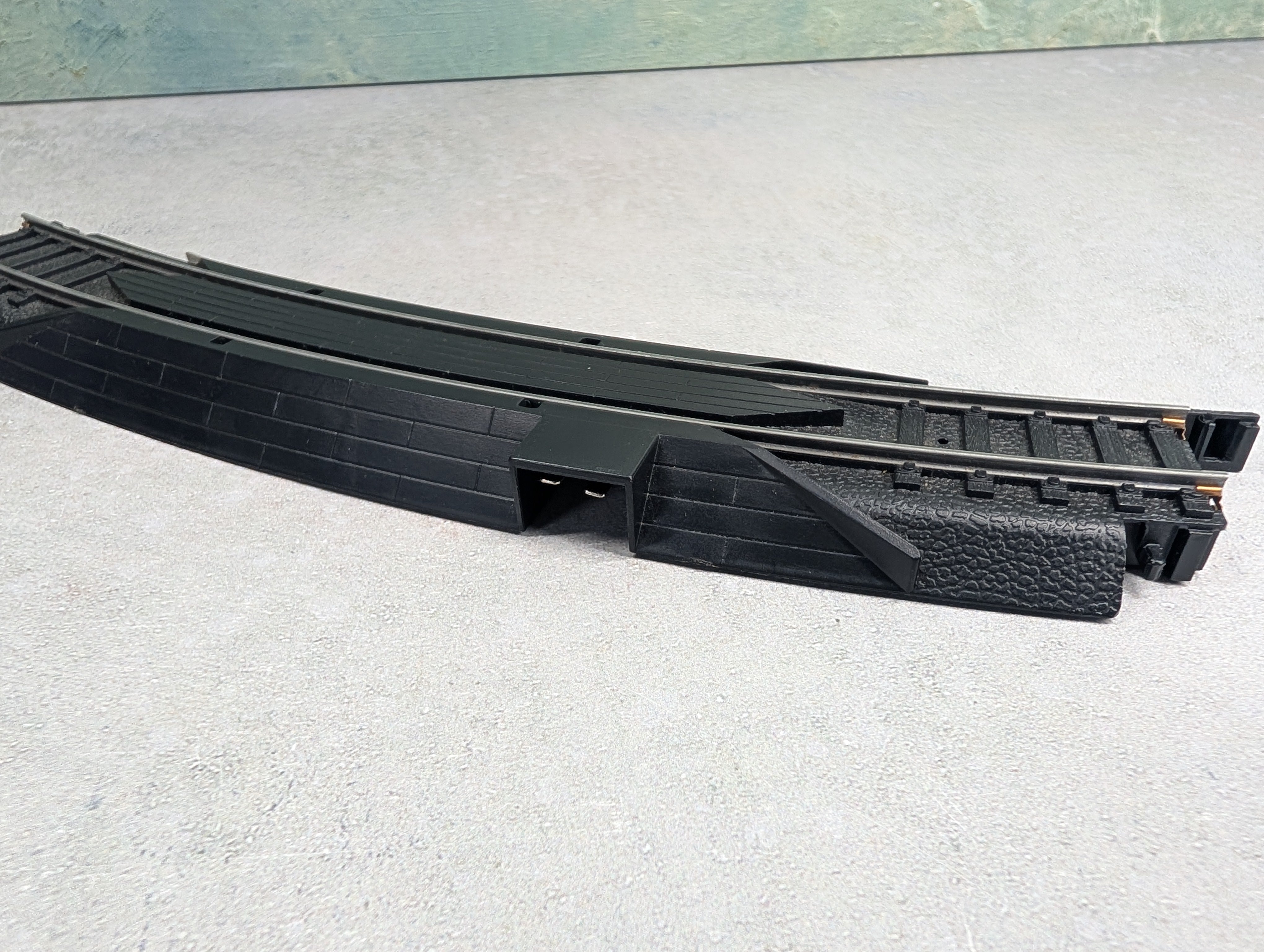 USED Life-Like HO Scale Power-Loc 18" Curved Terminal Track Black (No Wire)