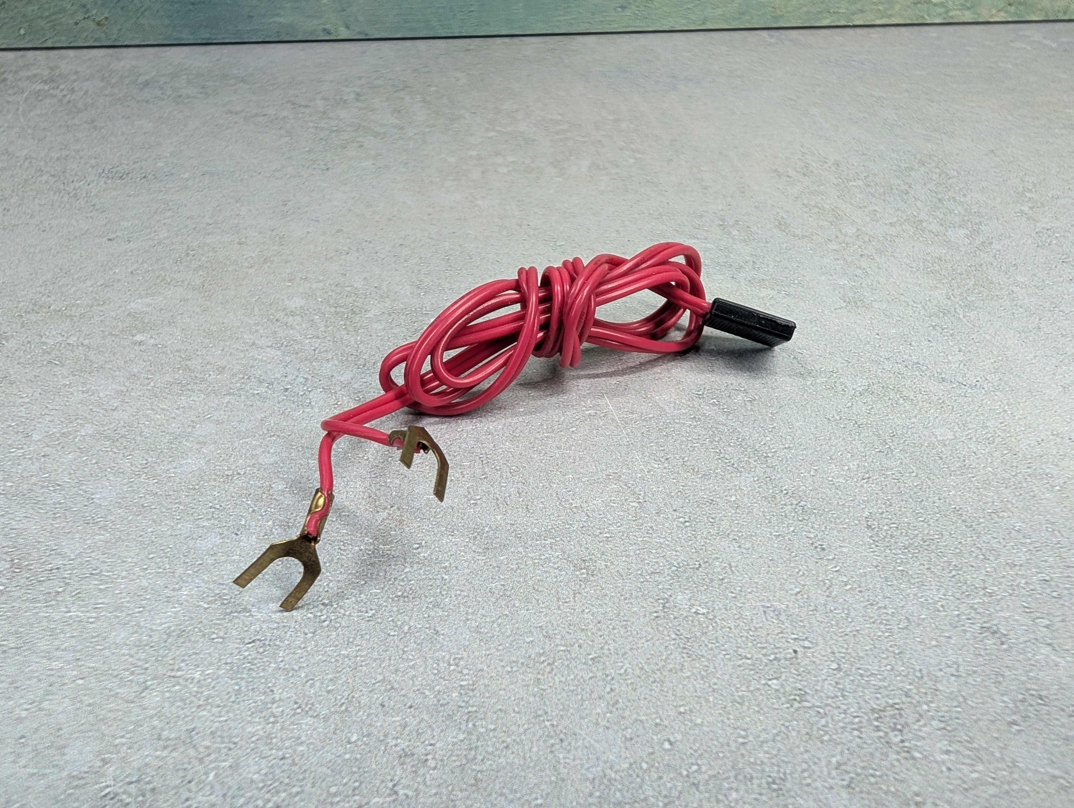 USED Bachmann MULTI Scale Red Wire with Track Connector and Spade Connectors