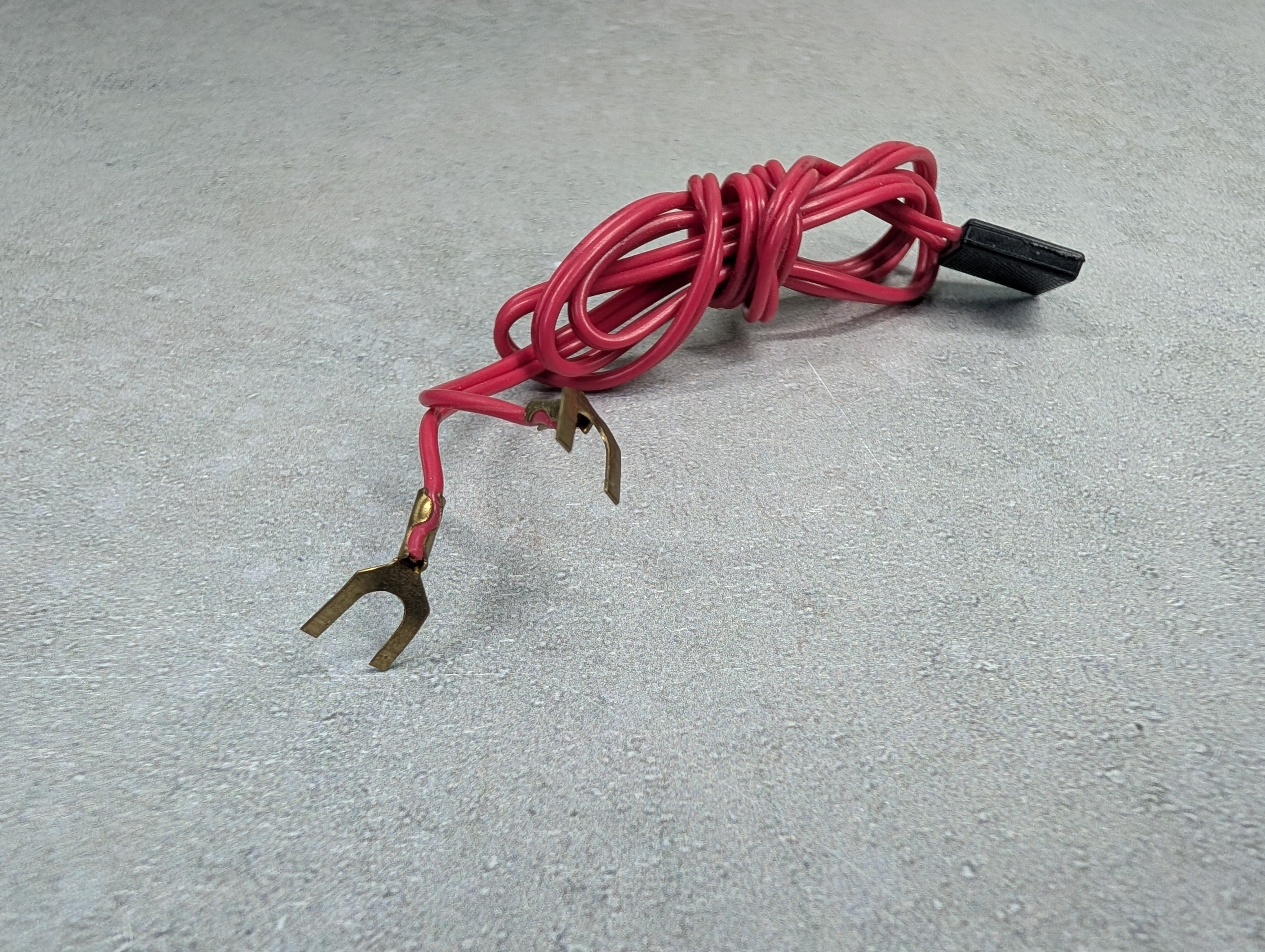 USED Bachmann MULTI Scale Red Wire with Track Connector and Spade Connectors