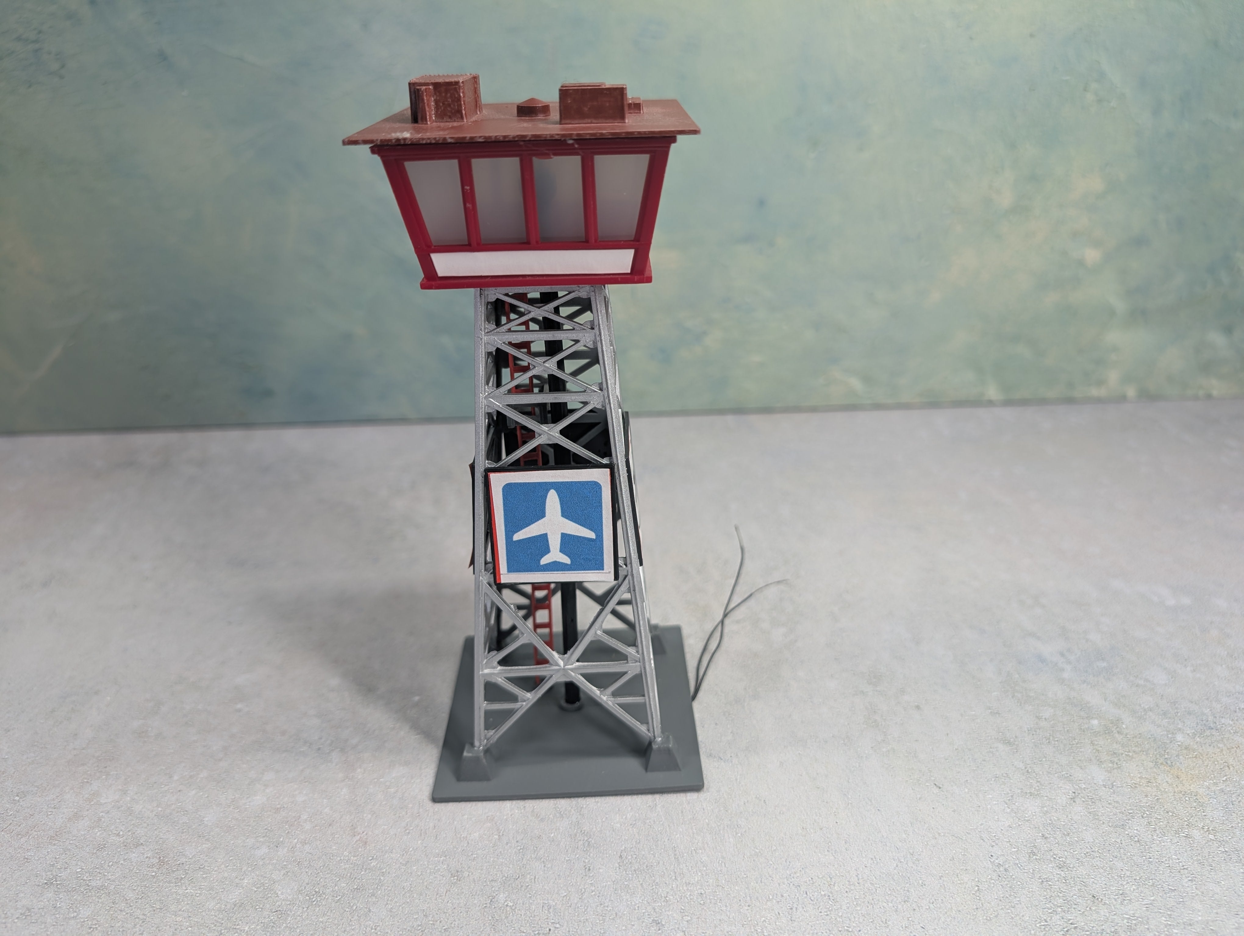 USED ROC HO Scale Lighted Yard Tower w/ Airplane Signs