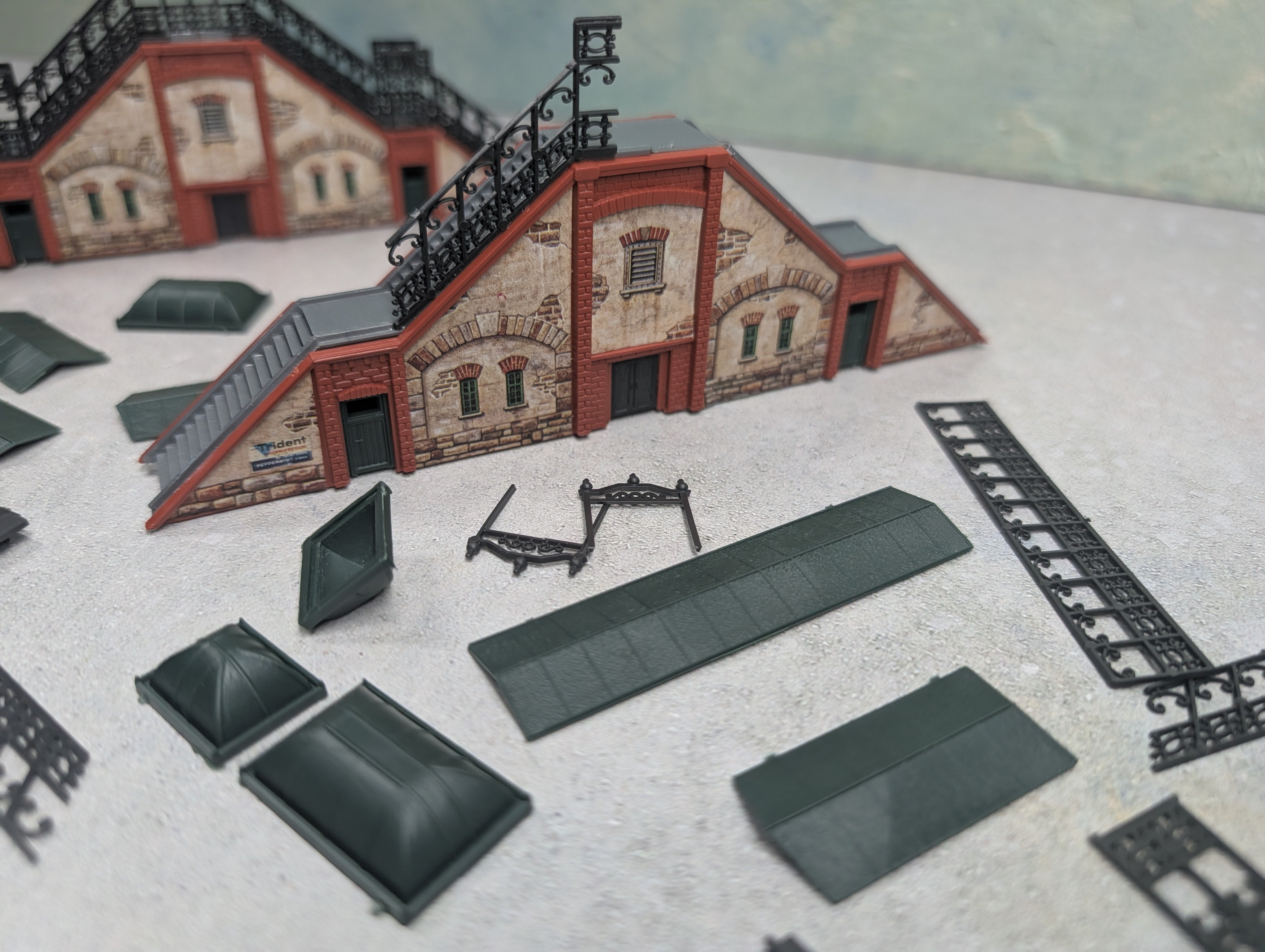 USED Pola N Scale Covered Pedestrian Bridge