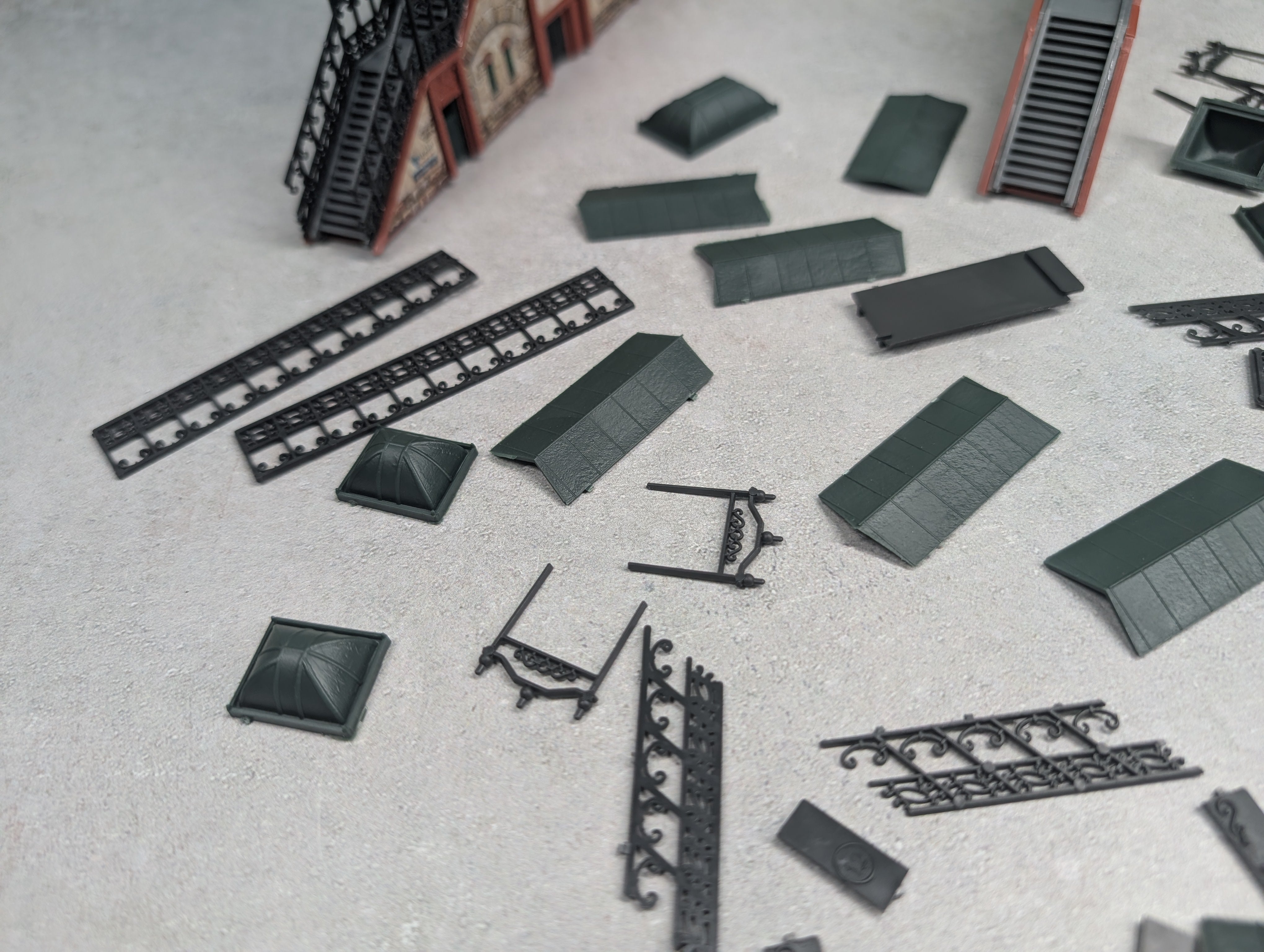 USED Pola N Scale Covered Pedestrian Bridge