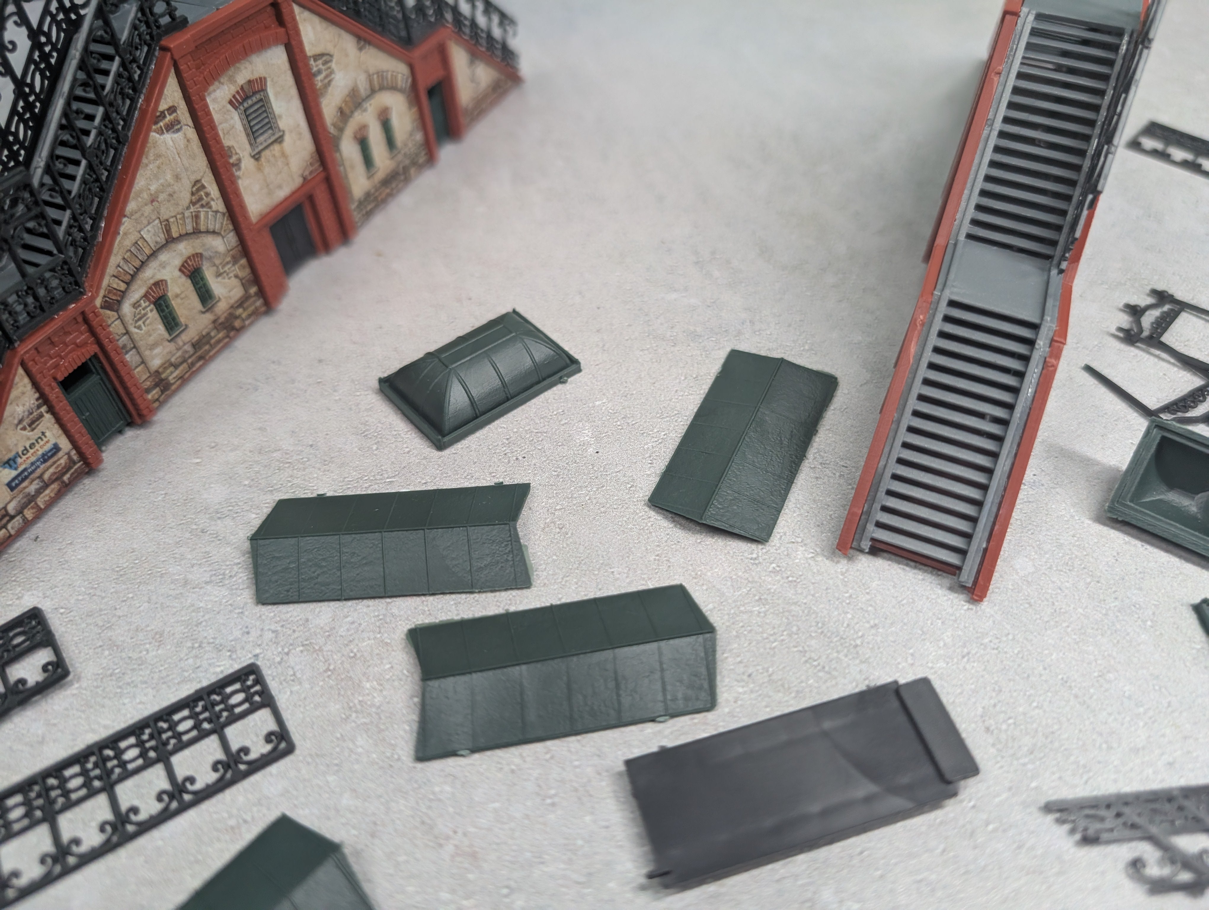 USED Pola N Scale Covered Pedestrian Bridge