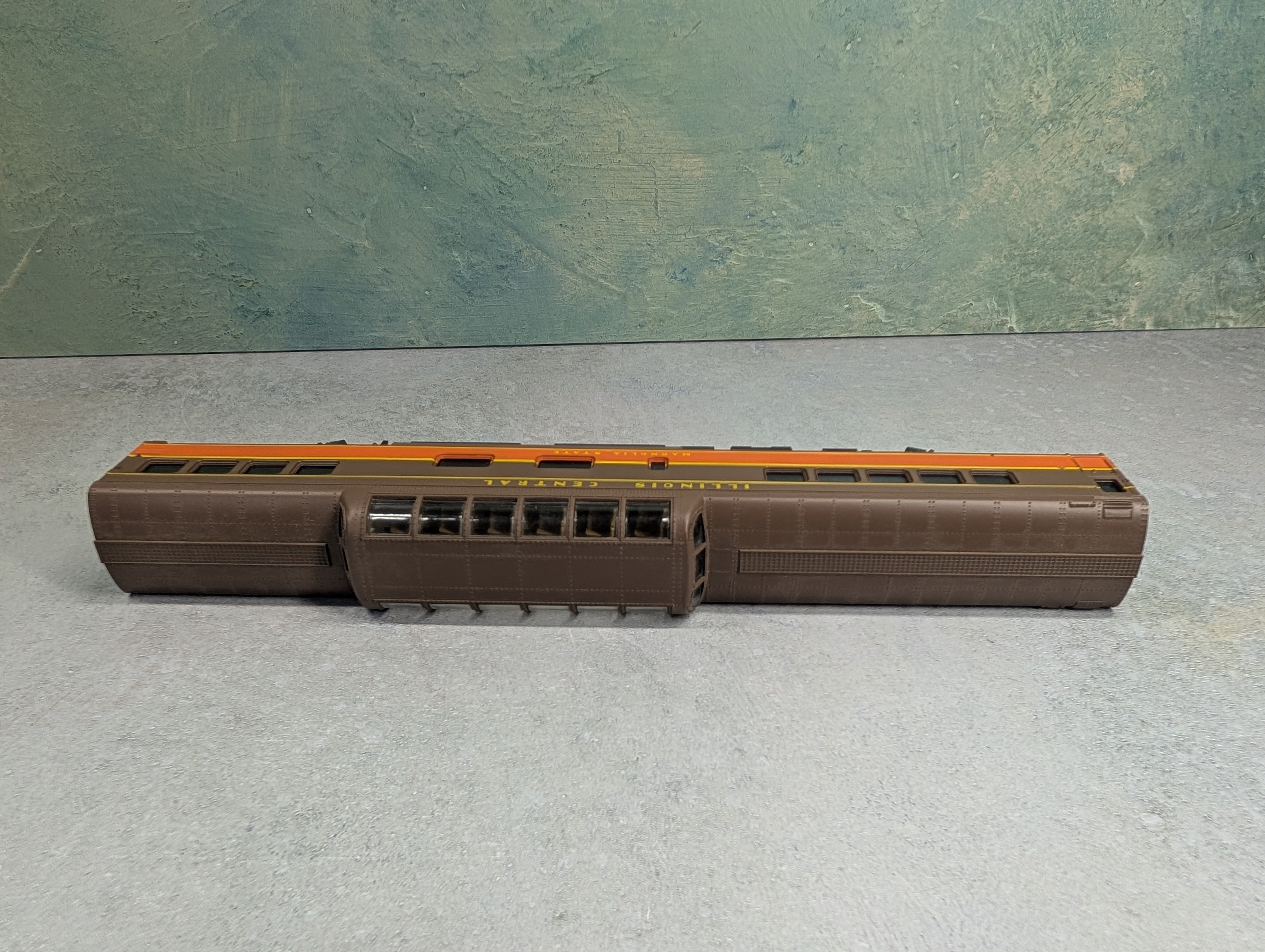 USED Rivarossi HO Scale Vista Dome Coach Passenger Car Illinois Central Magnolia State