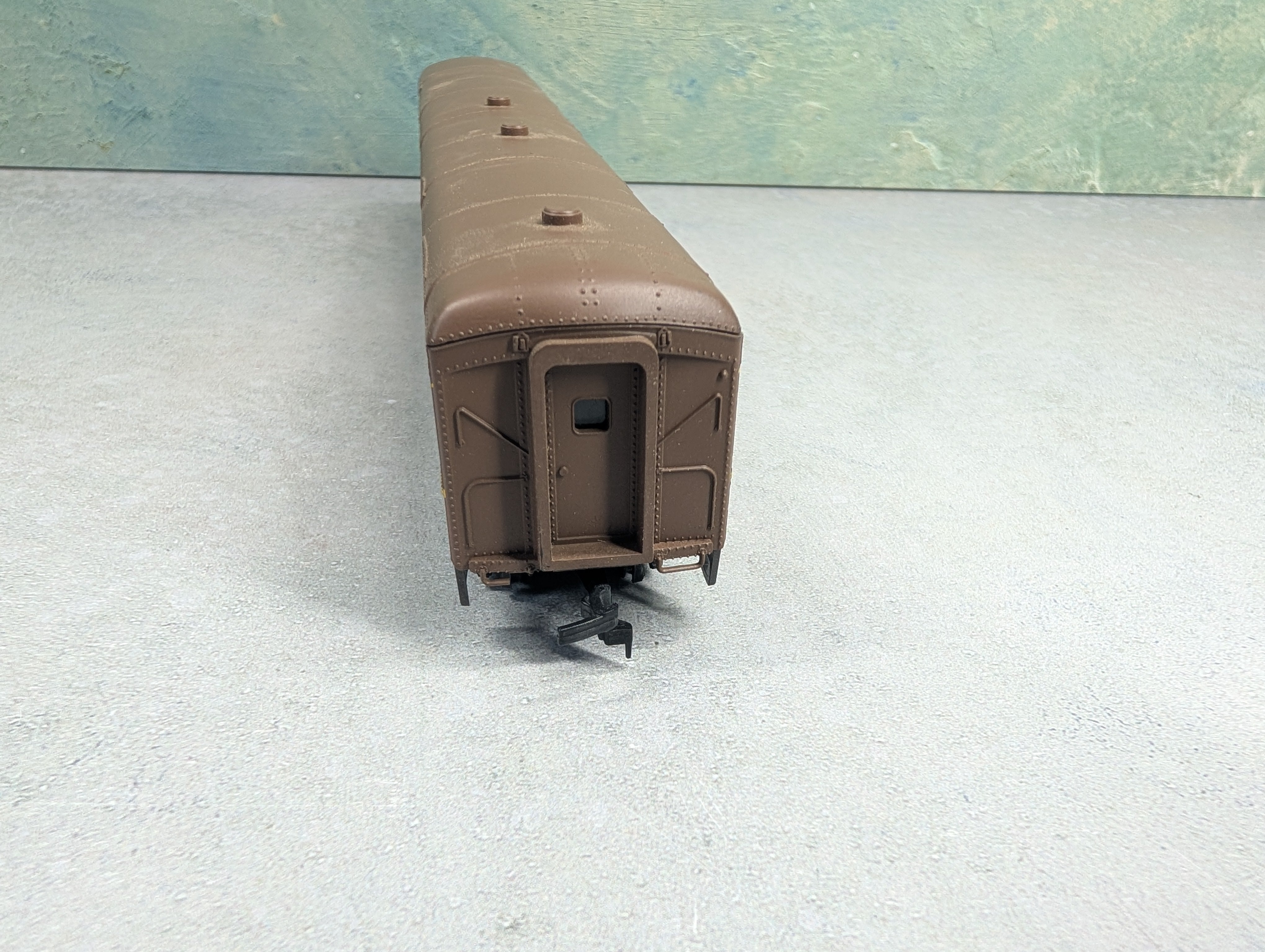 USED Rivarossi HO Scale 1930 RPO 72' Passenger Car Illinois Central Lake Pontchartrain