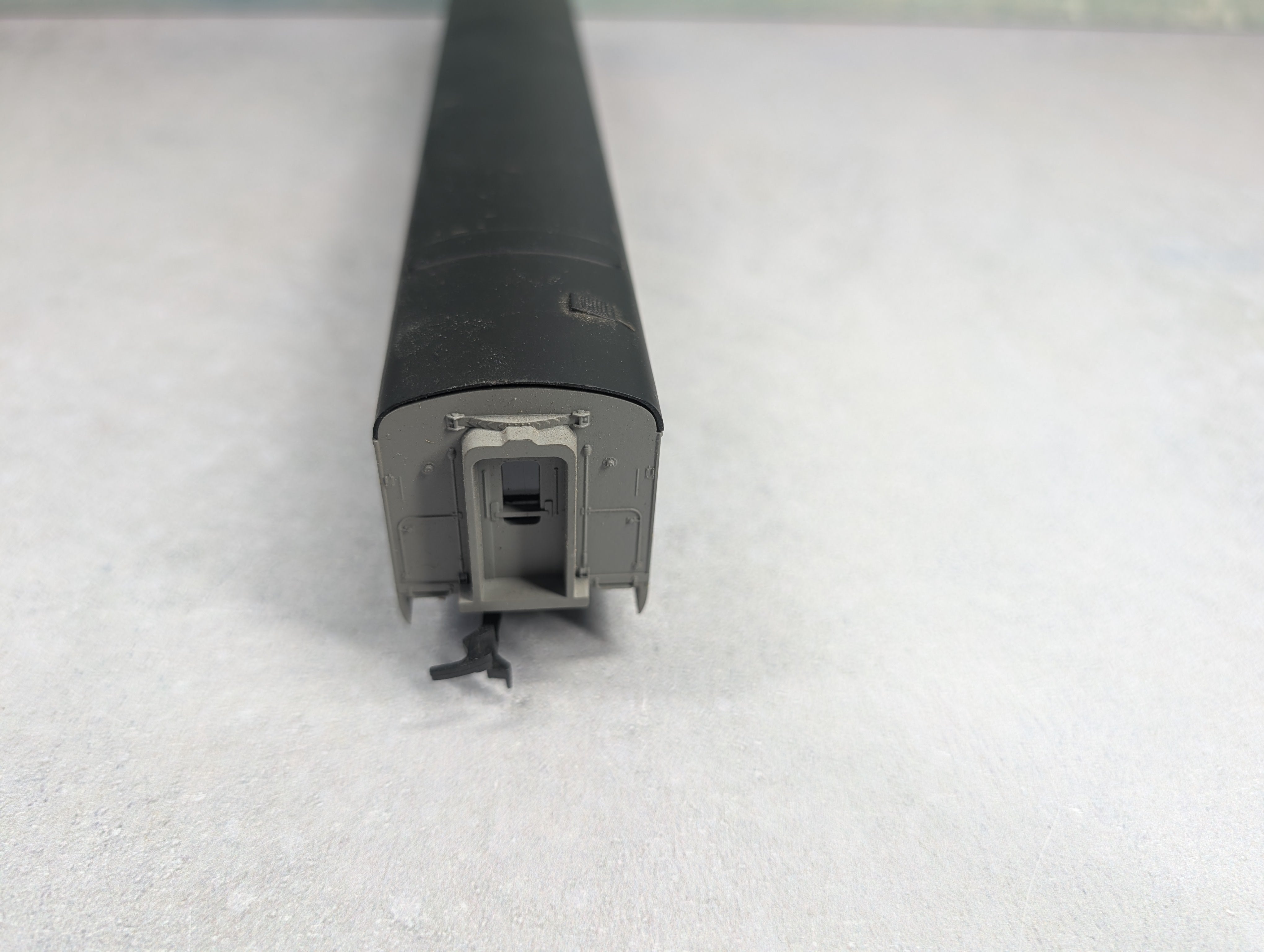 USED Rivarossi HO Scale 1930 Sleeper 85' Passenger Car Lackawanna #325