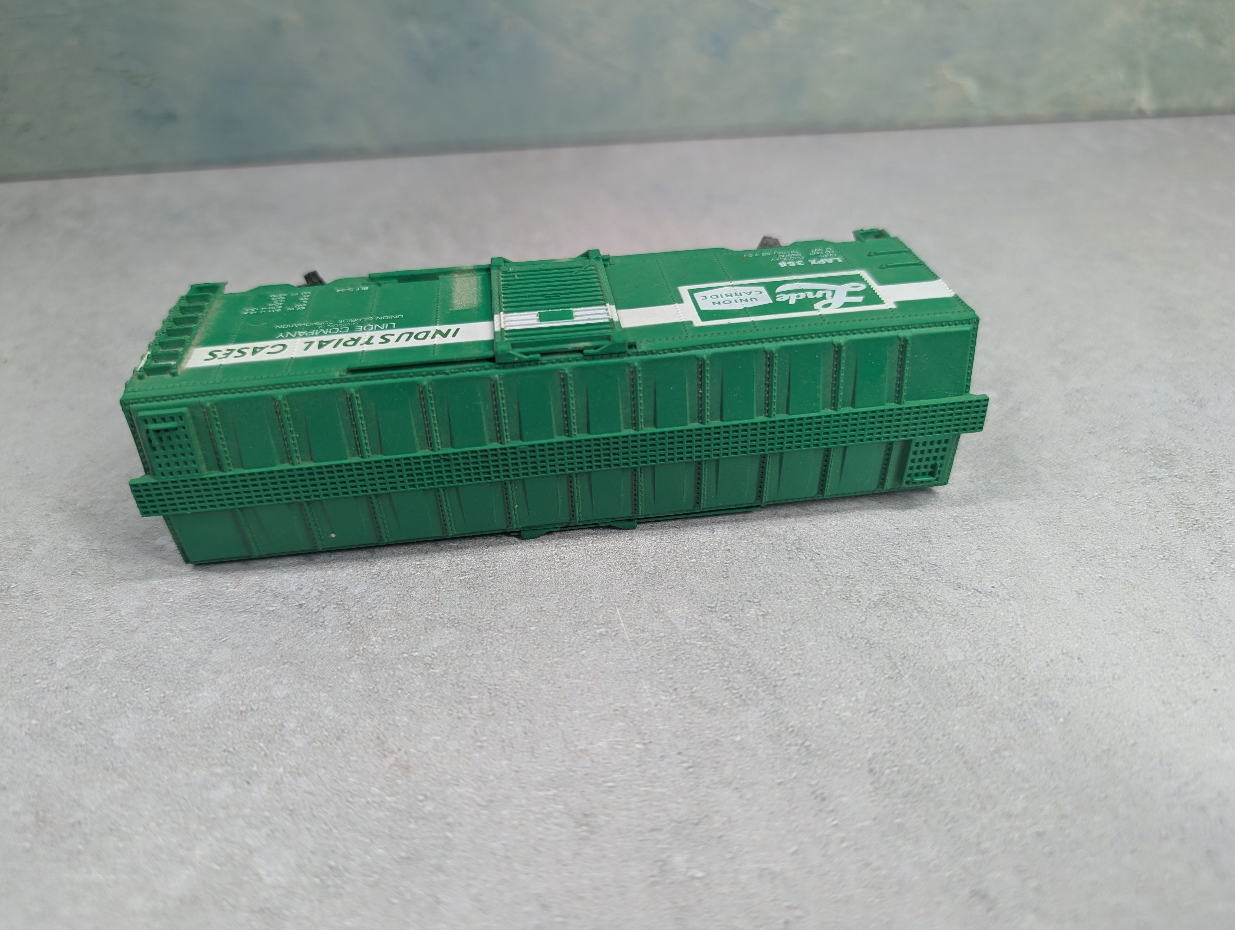 USED Life-Like HO Scale 40' Box Car Linde Union Carbide LAPX #358