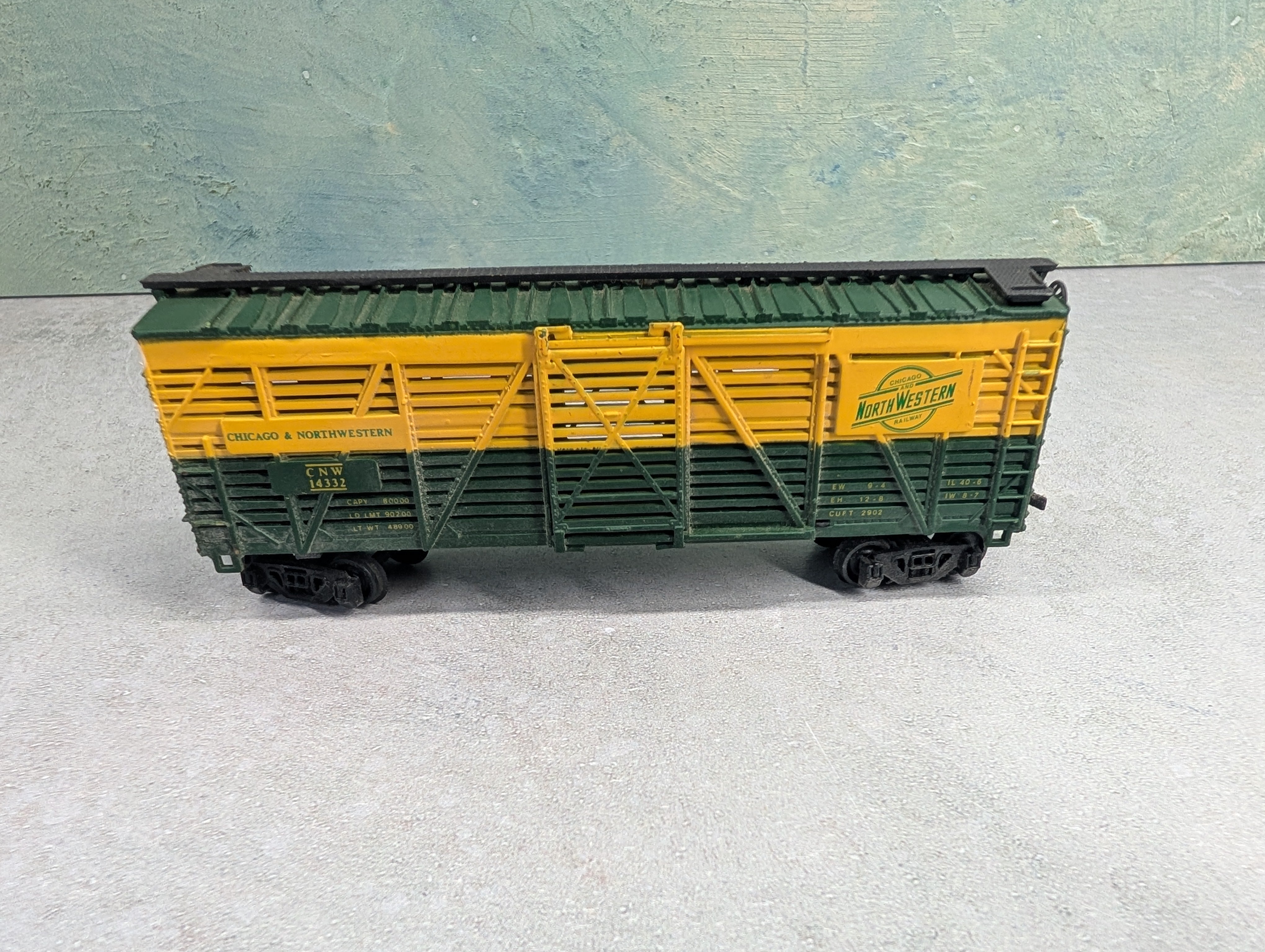 USED Bachmann HO Scale 40' Cattle Stock Car Chicago & North Western CNW #14332