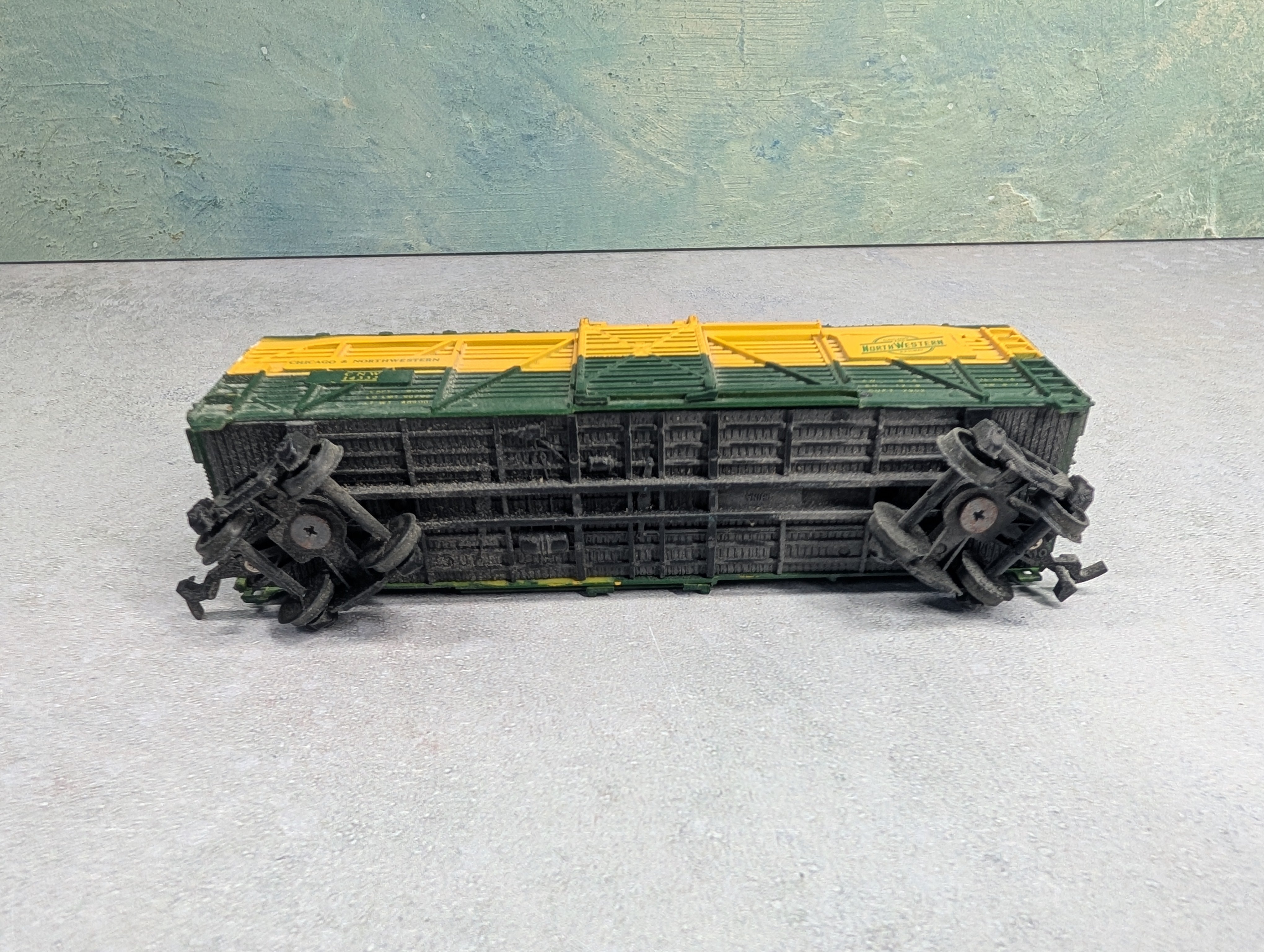 USED Bachmann HO Scale 40' Cattle Stock Car Chicago & North Western CNW #14332