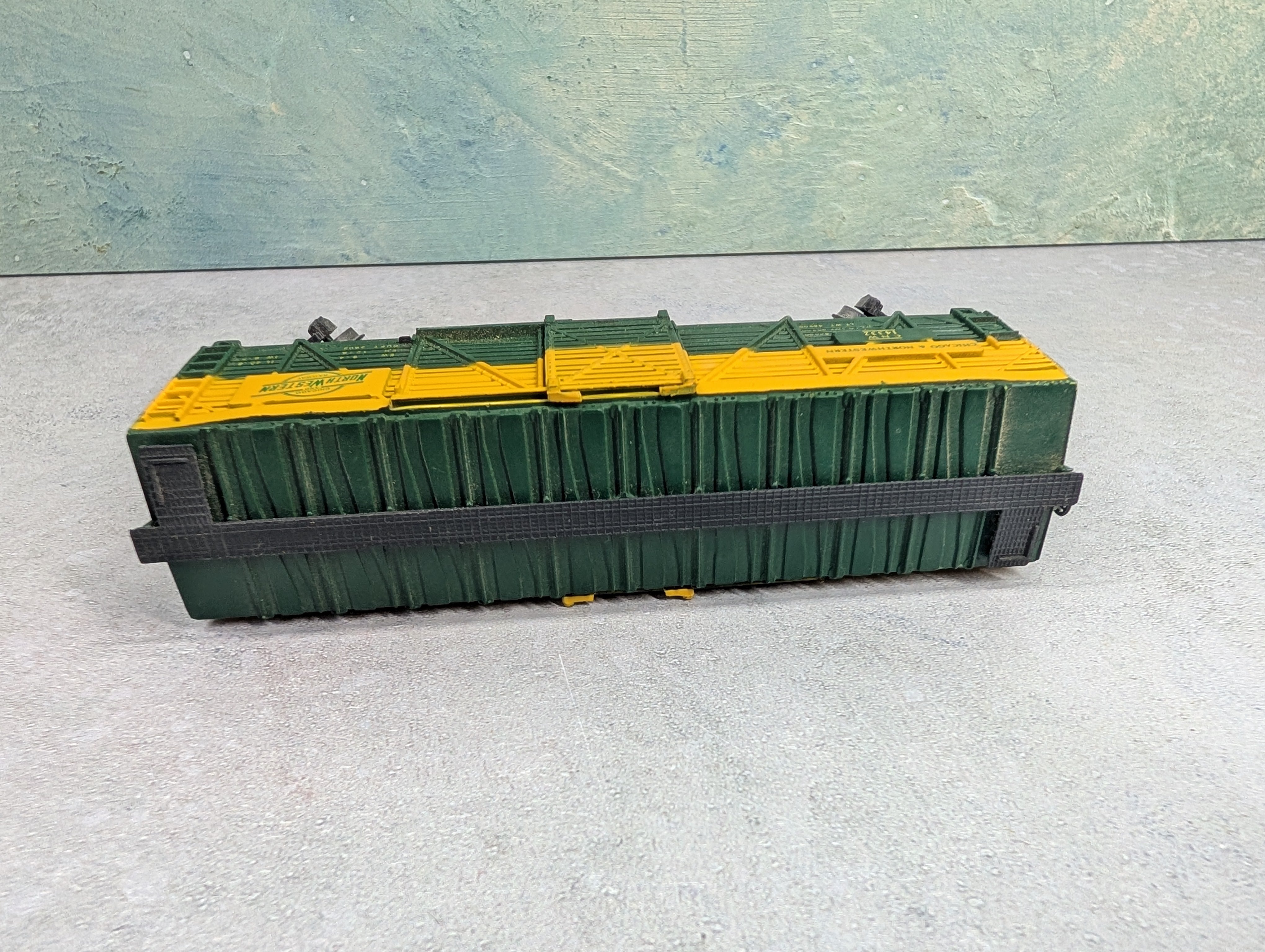 USED Bachmann HO Scale 40' Cattle Stock Car Chicago & North Western CNW #14332