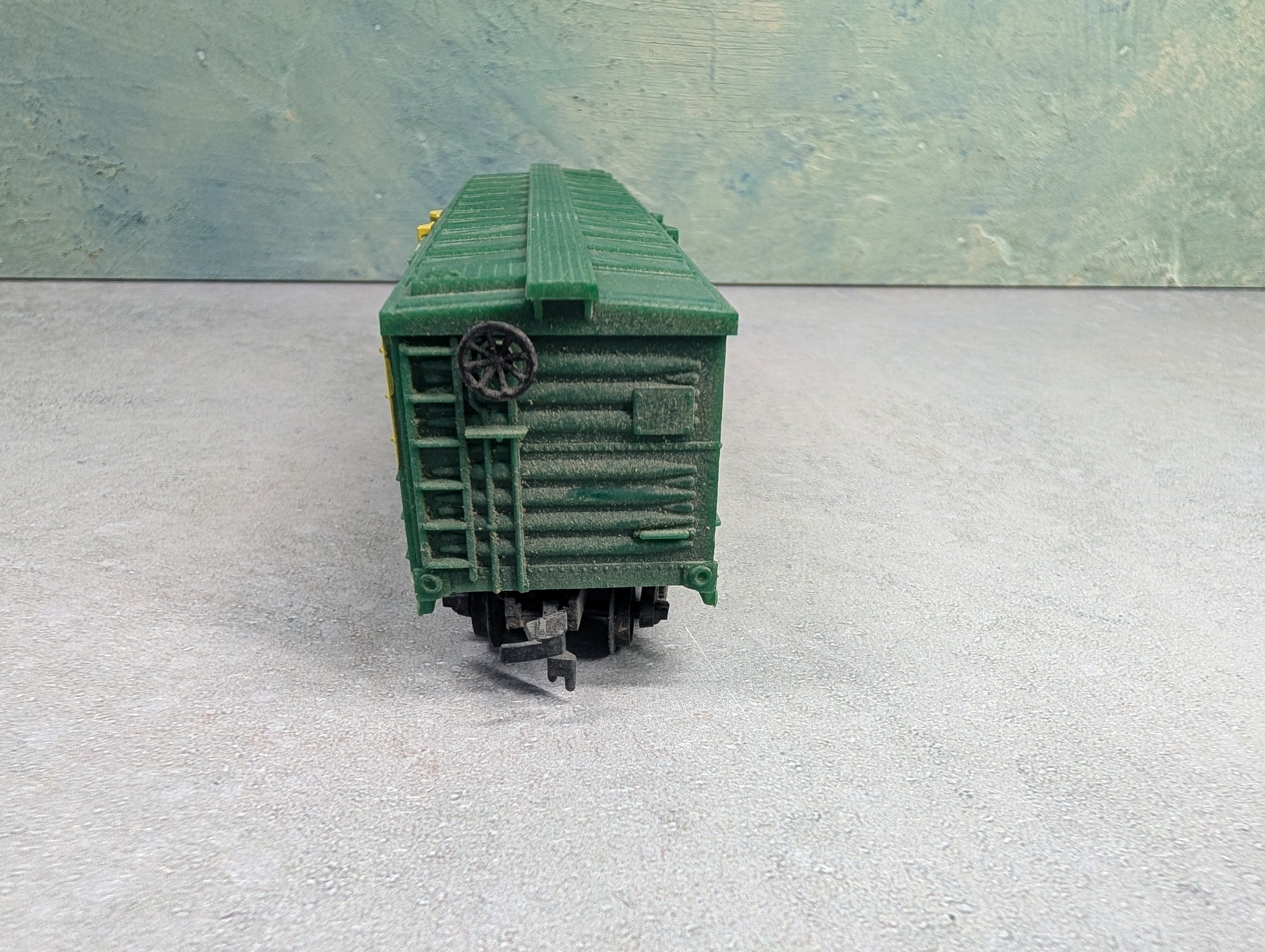 USED Life-Like HO Scale 42' Cattle Stock Car Chicago & North Western CNW #15040