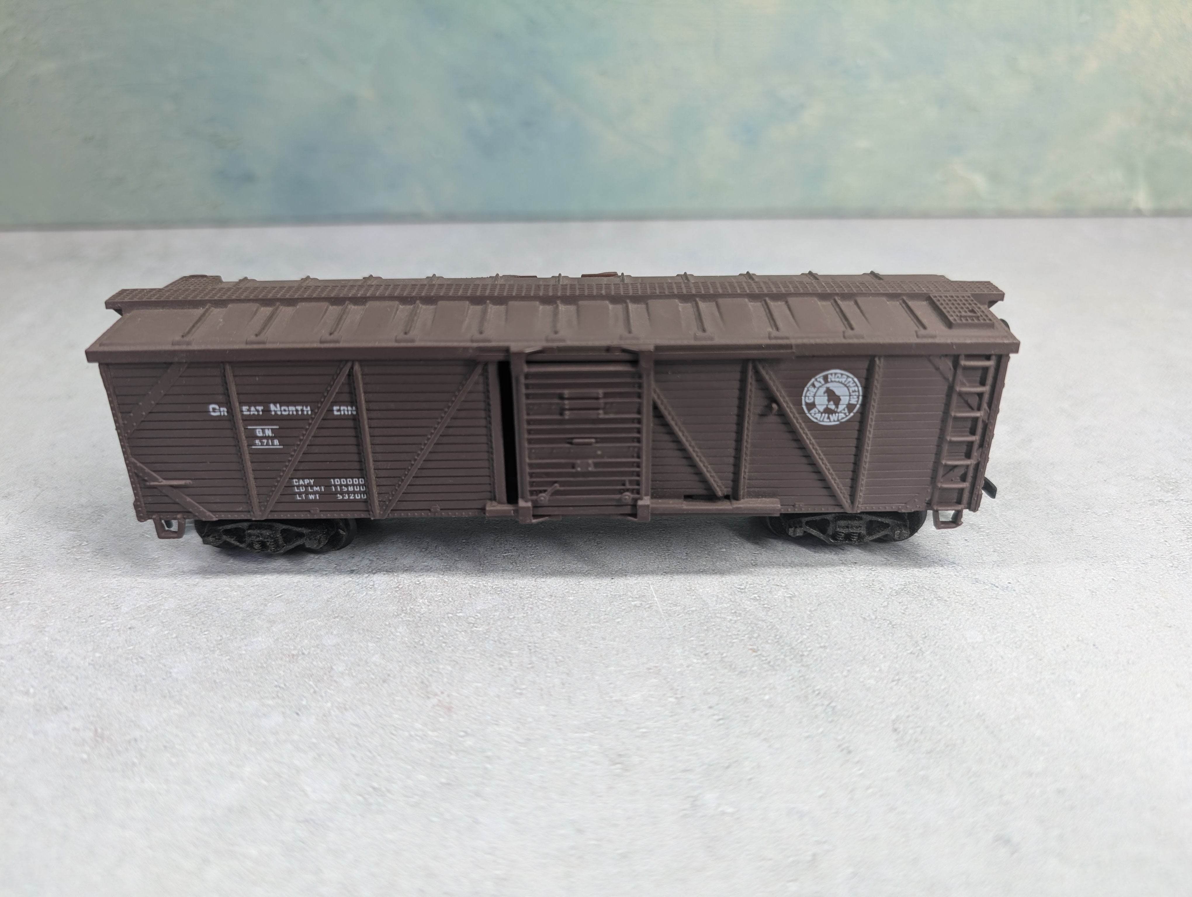 USED Life-Like HO Scale 42' Wooden Box Car Great Northern GN #5718