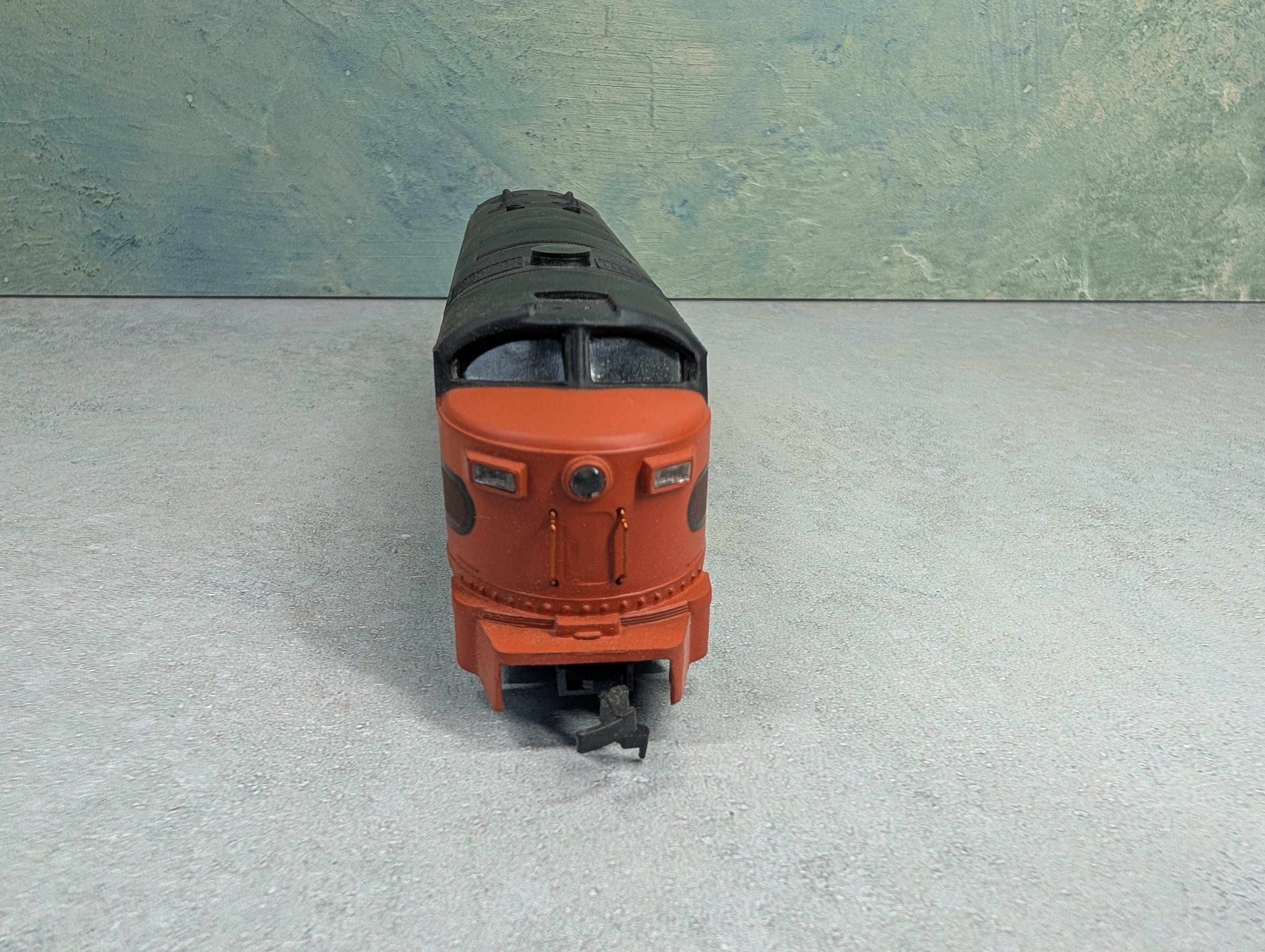 USED AHM HO Scale FM C-Liner Diesel Locomotive Milwaukee Road #23A Unpowered