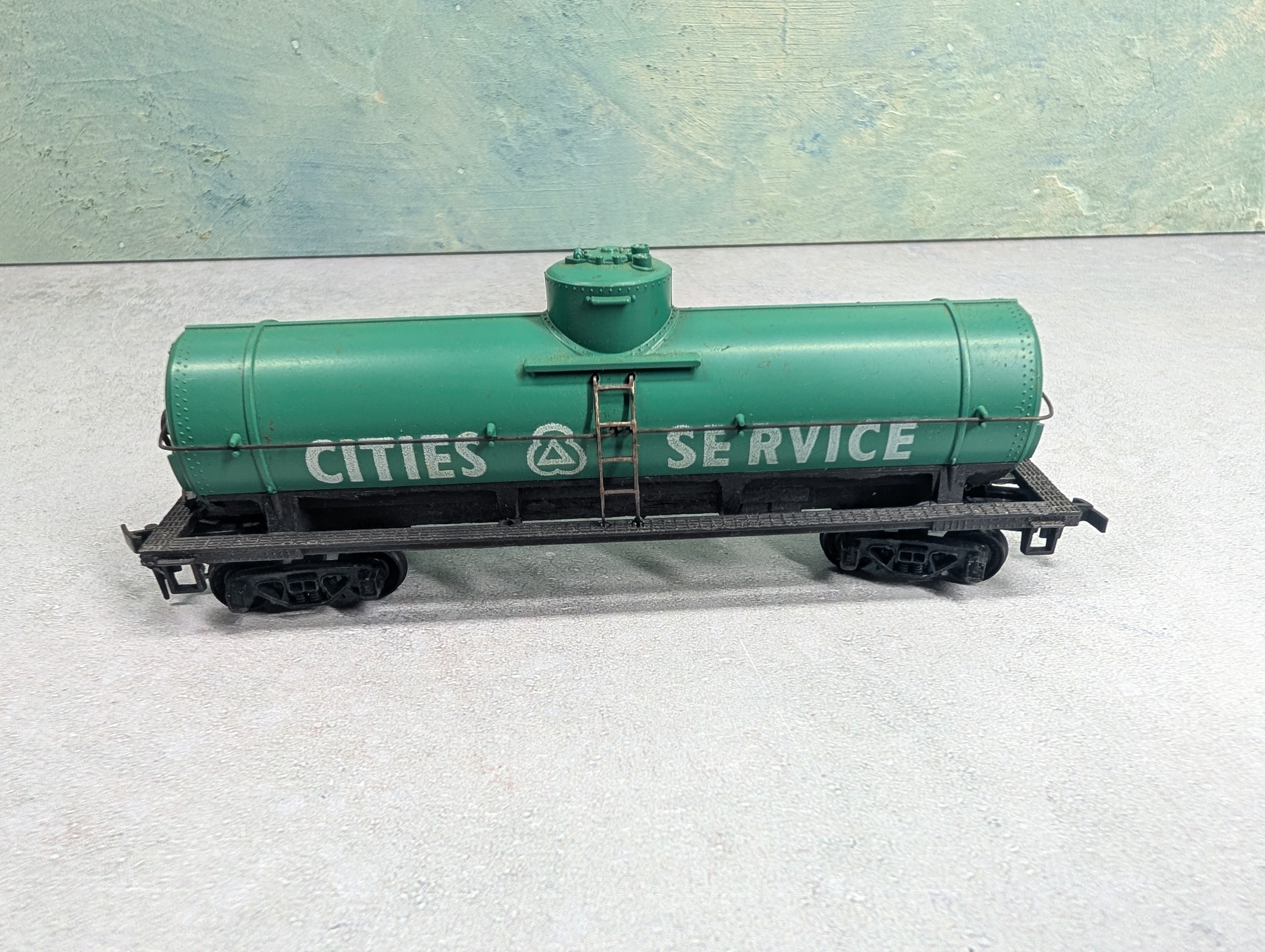 USED Mantua HO Scale Single Dome Tank Car Cities Service