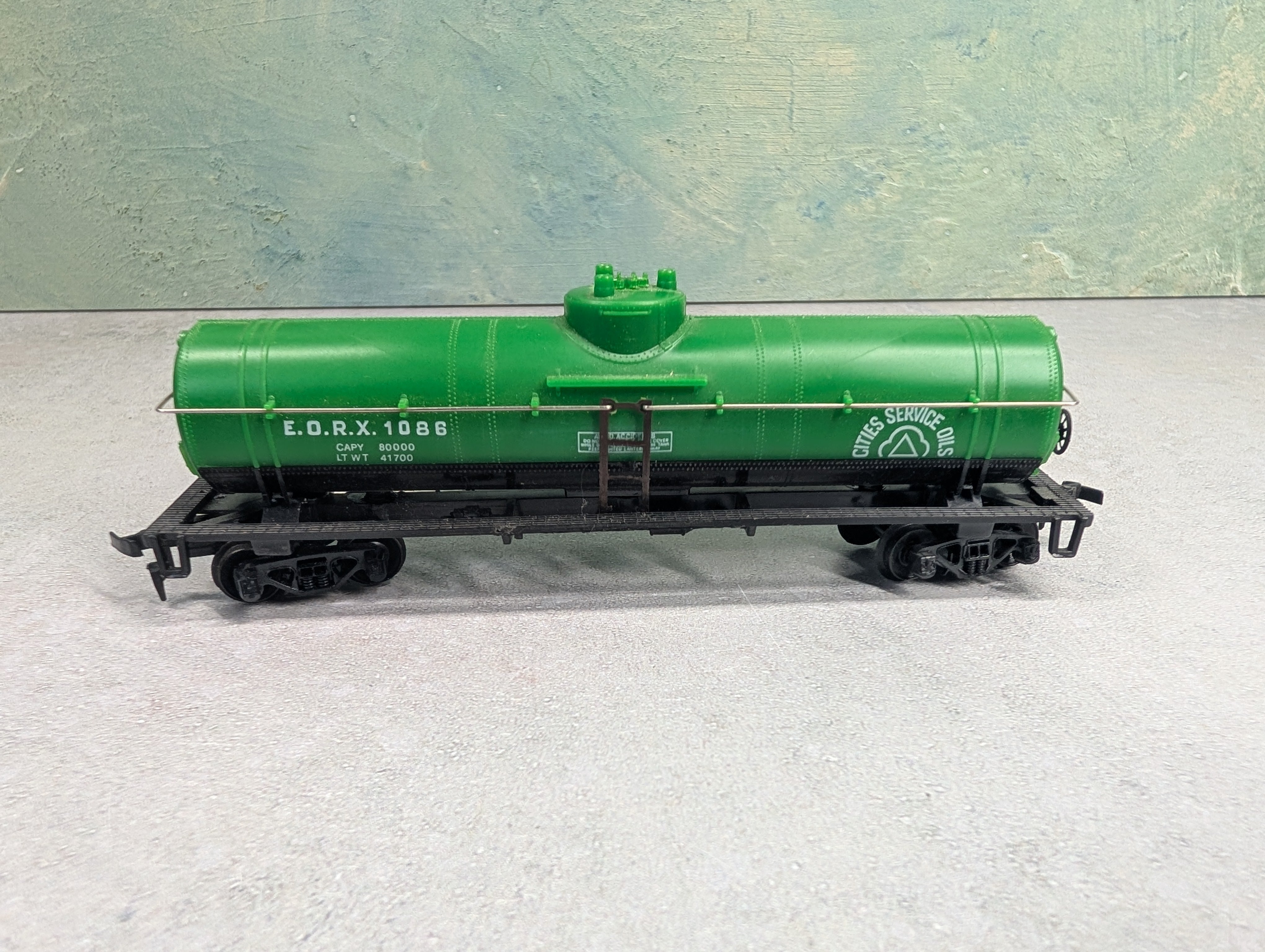 USED Tyco HO Scale Single Dome Tank Car Cities Service EDRX #1086