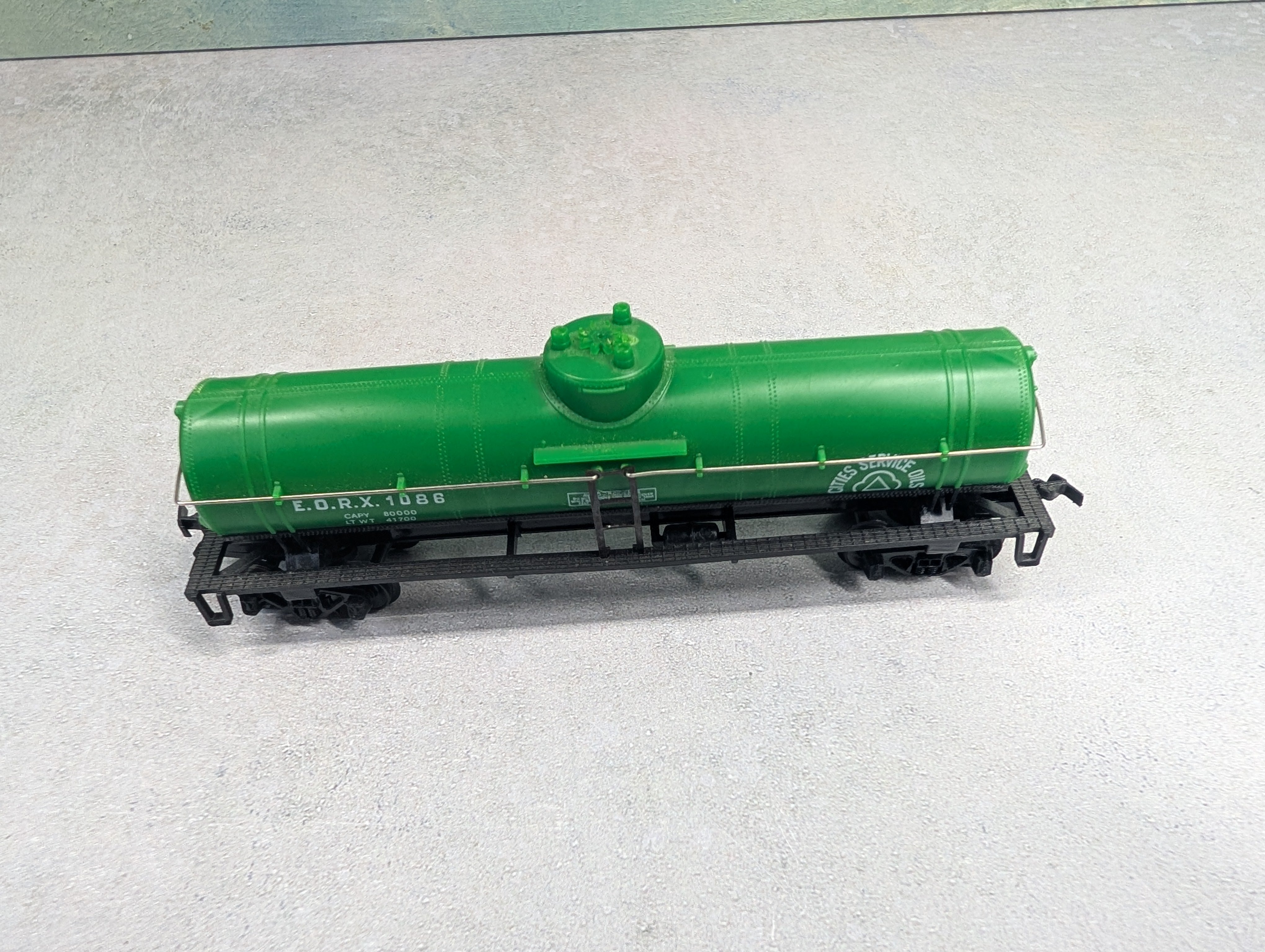USED Tyco HO Scale Single Dome Tank Car Cities Service EDRX #1086