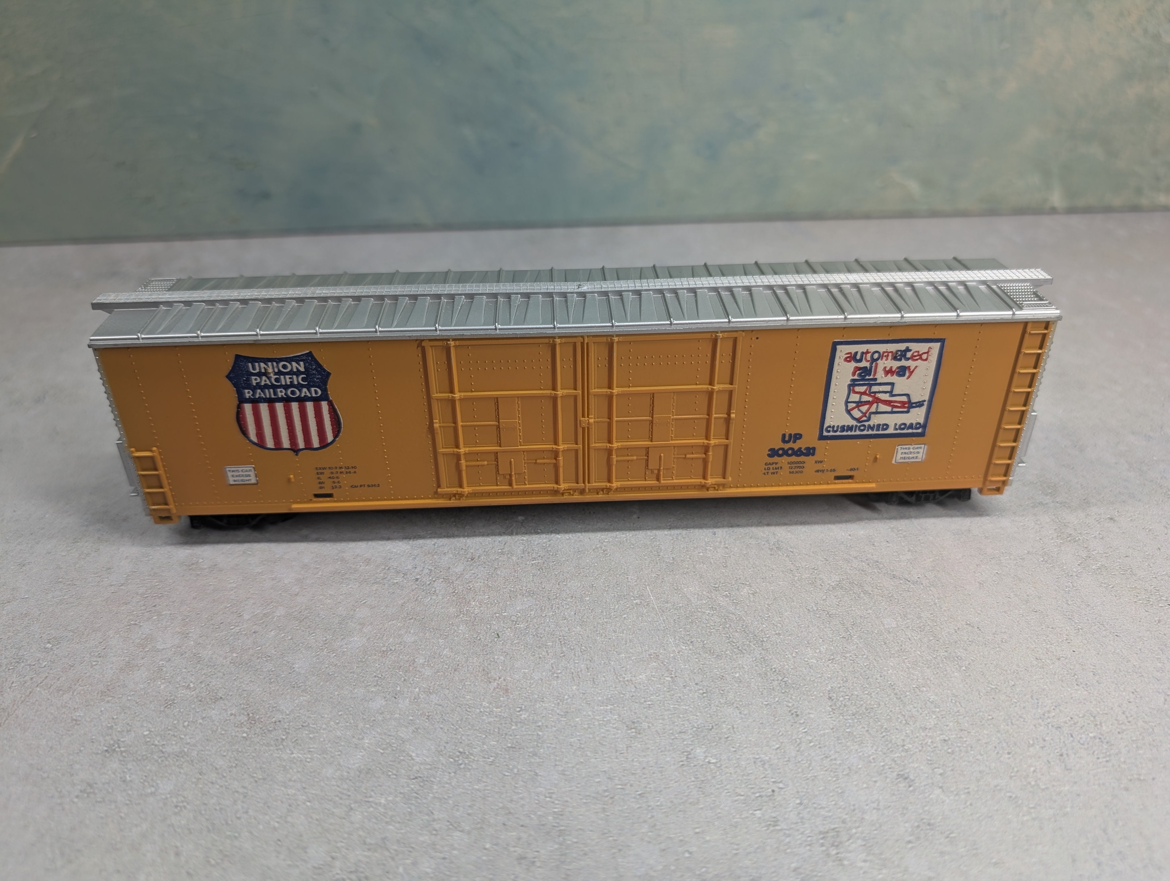 USED Tyco HO Scale 60' DD Box Car Union Pacific UP #300631