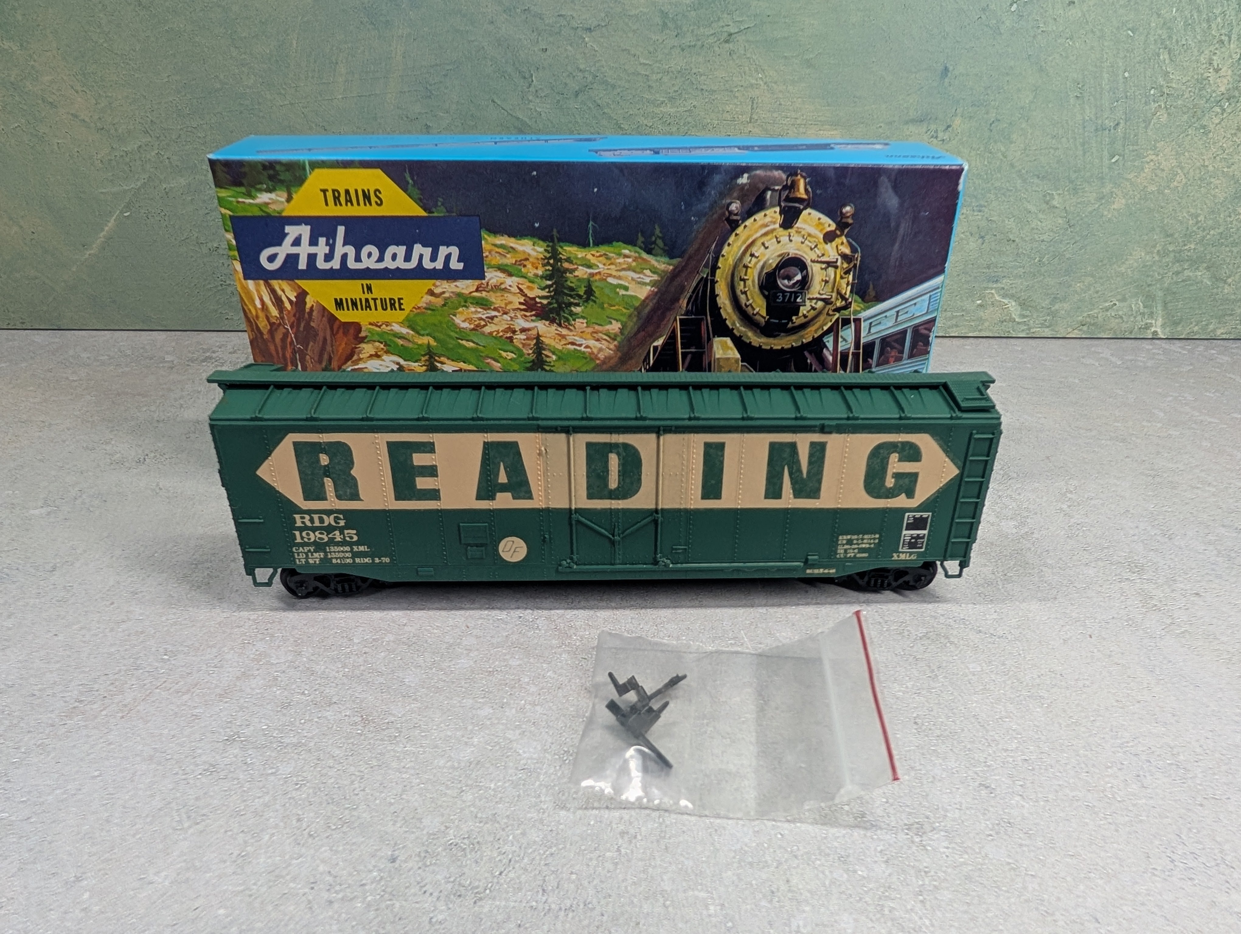 USED Athearn HO Scale 50' Box Car Reading RDG #19845