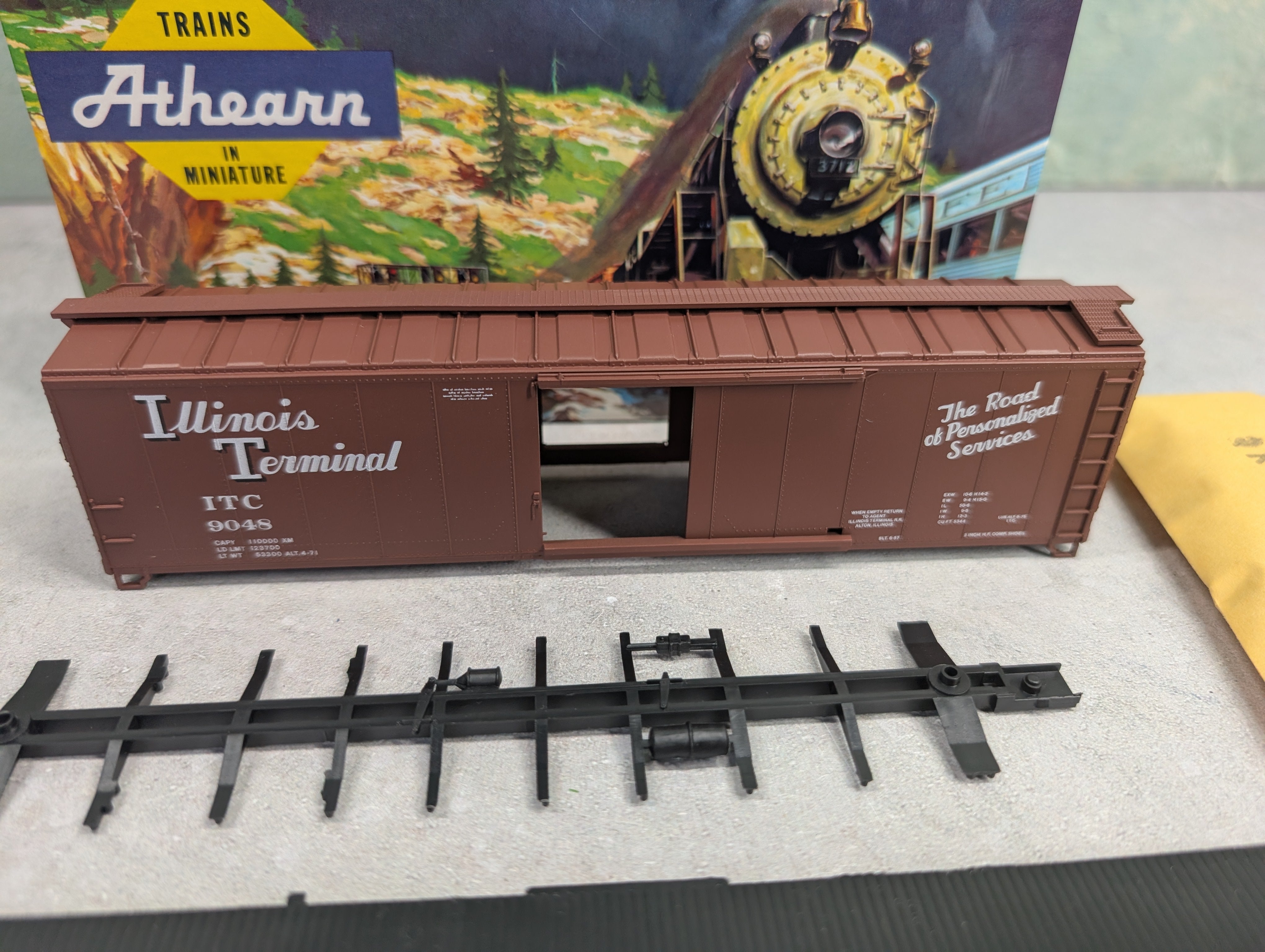USED Athearn 2272 HO Scale 50' Single-Door Box Car Illinois Terminal ITC #9048 Bev-Bel KIT