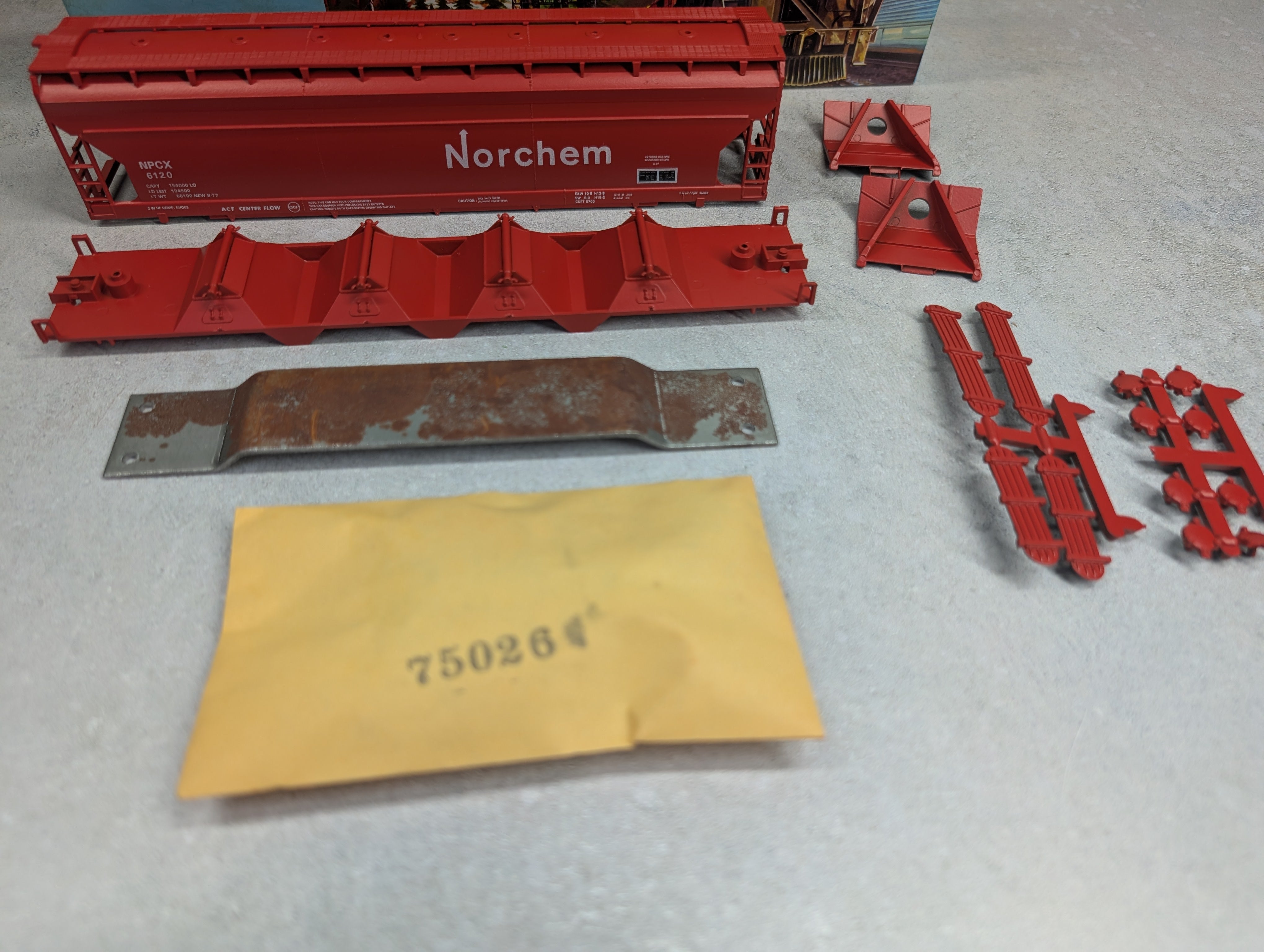 USED Athearn #318-1 HO Scale 55' ACF Center-Flow Hopper Norchem NPCX #6120 Bev-Bel KIT