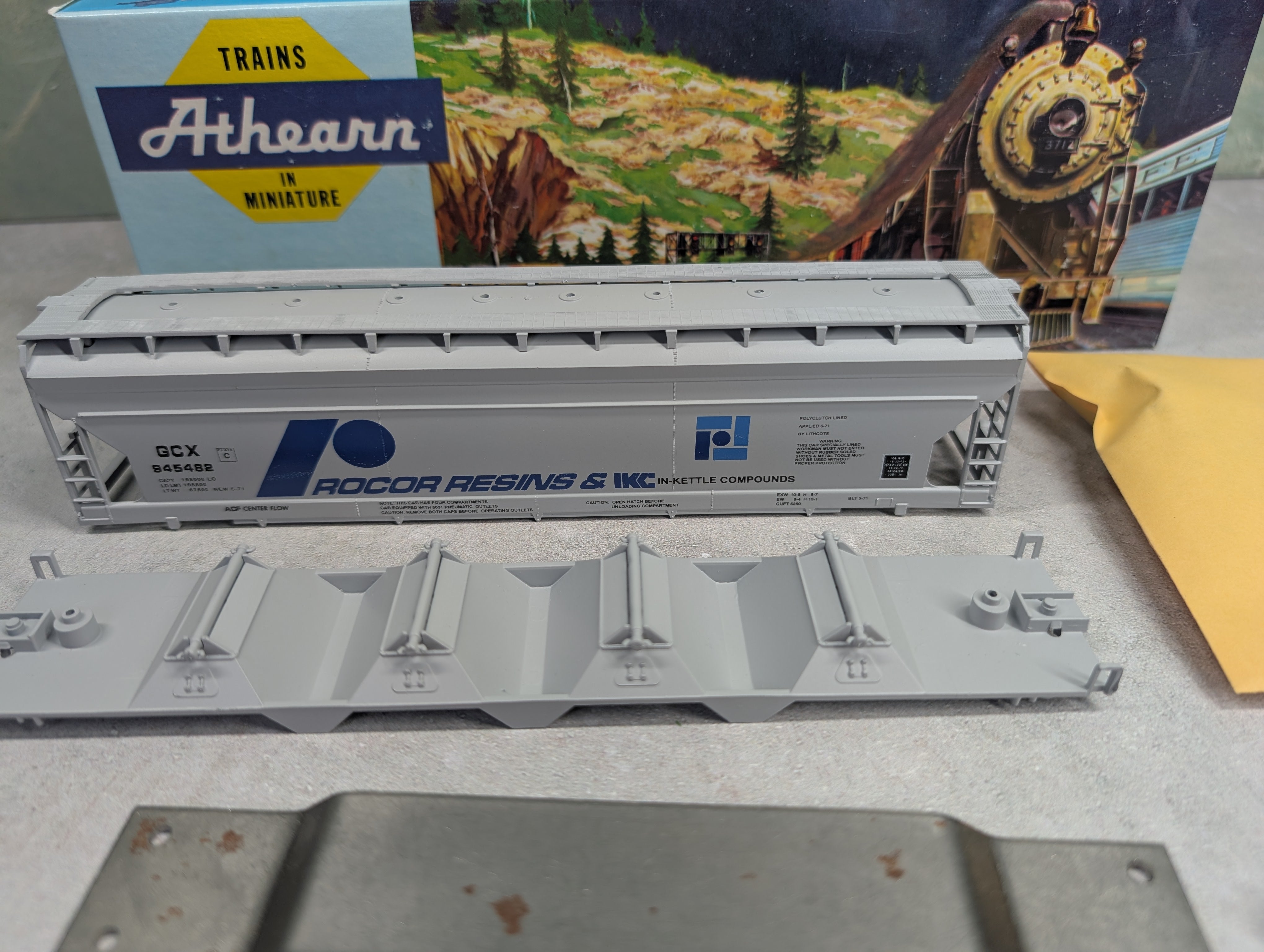 USED Athearn #592-1 HO Scale 55' ACF Center-Flow Hopper Rocor Resins GCX #945482 Bev-Bel KIT