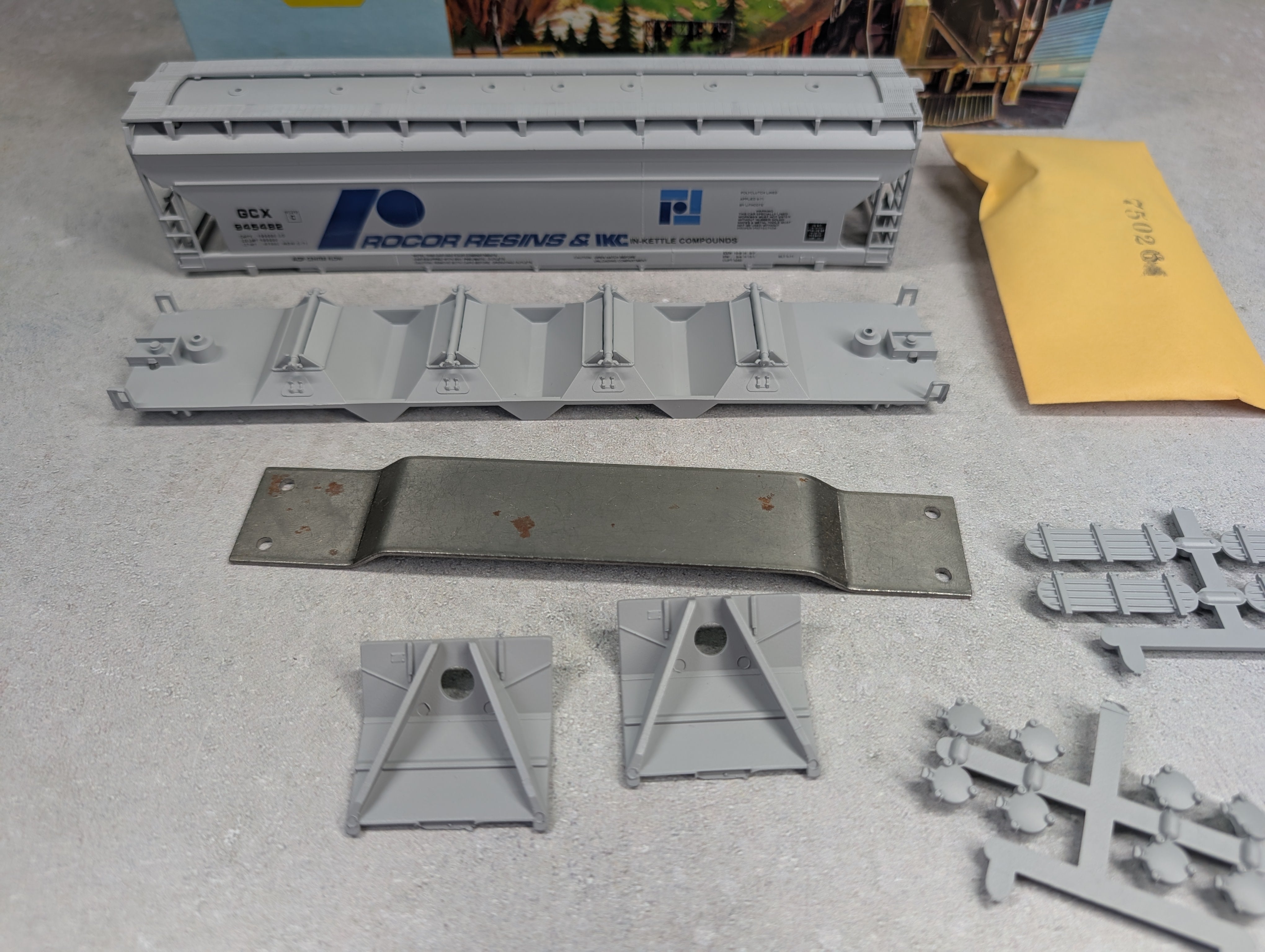 USED Athearn #592-1 HO Scale 55' ACF Center-Flow Hopper Rocor Resins GCX #945482 Bev-Bel KIT