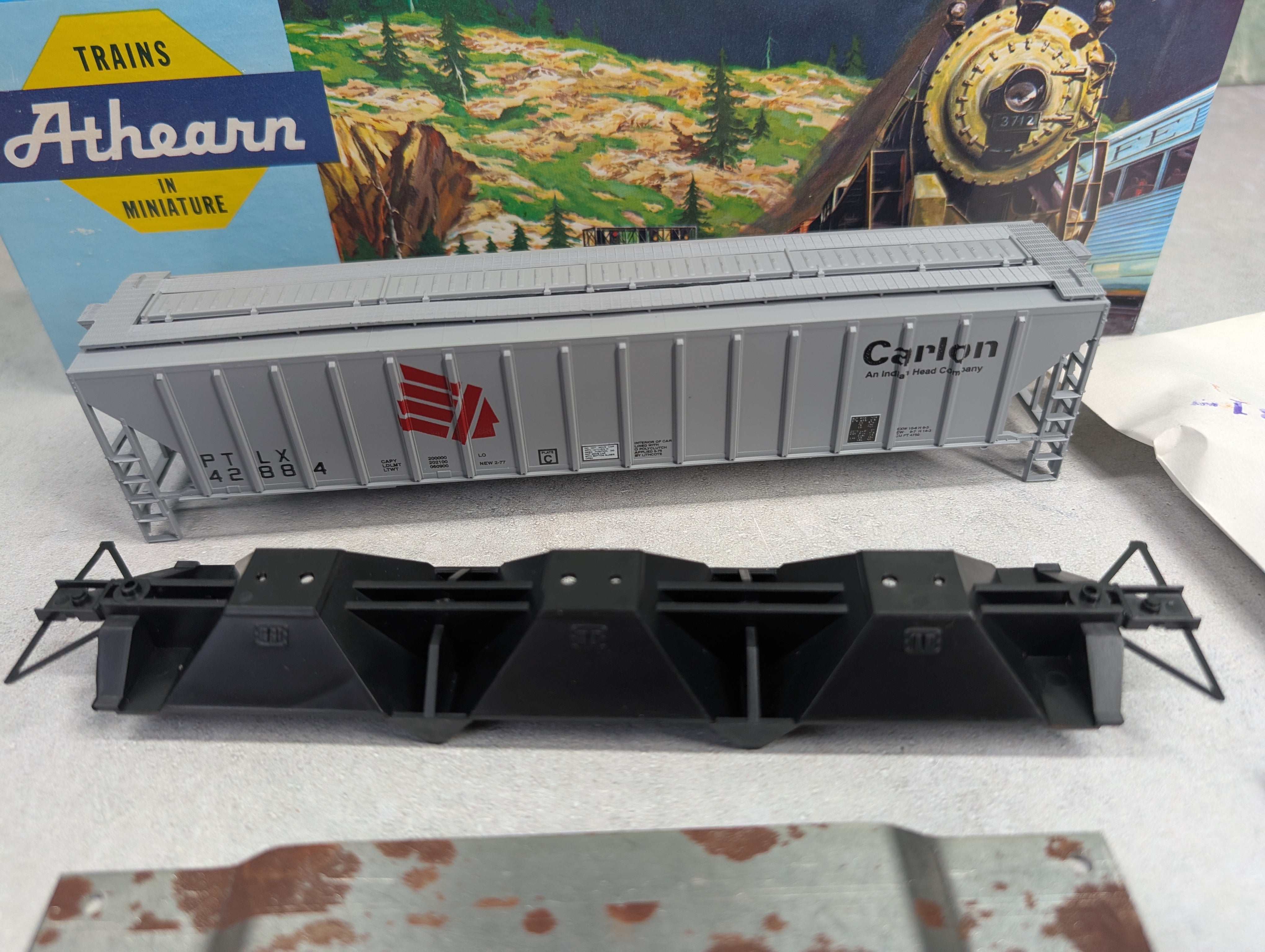 USED Athearn 1797 HO Scale 54' PS Ribside Hopper Carlon PTLX #42884 Bev-Bel KIT