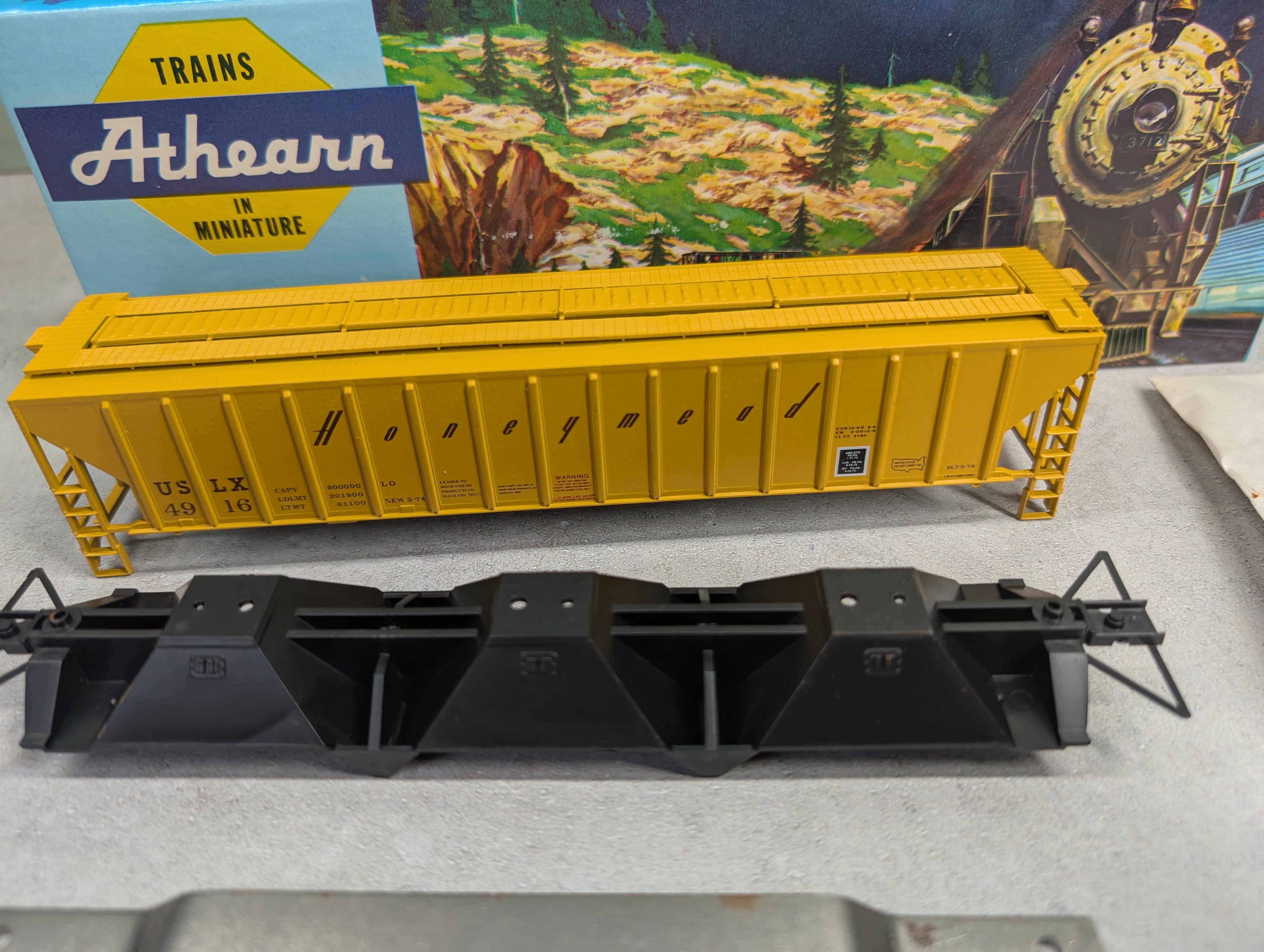 USED Athearn 2288 HO Scale 54' PS Ribside Hopper Honeymead USLX #4916 Bev-Bel KIT