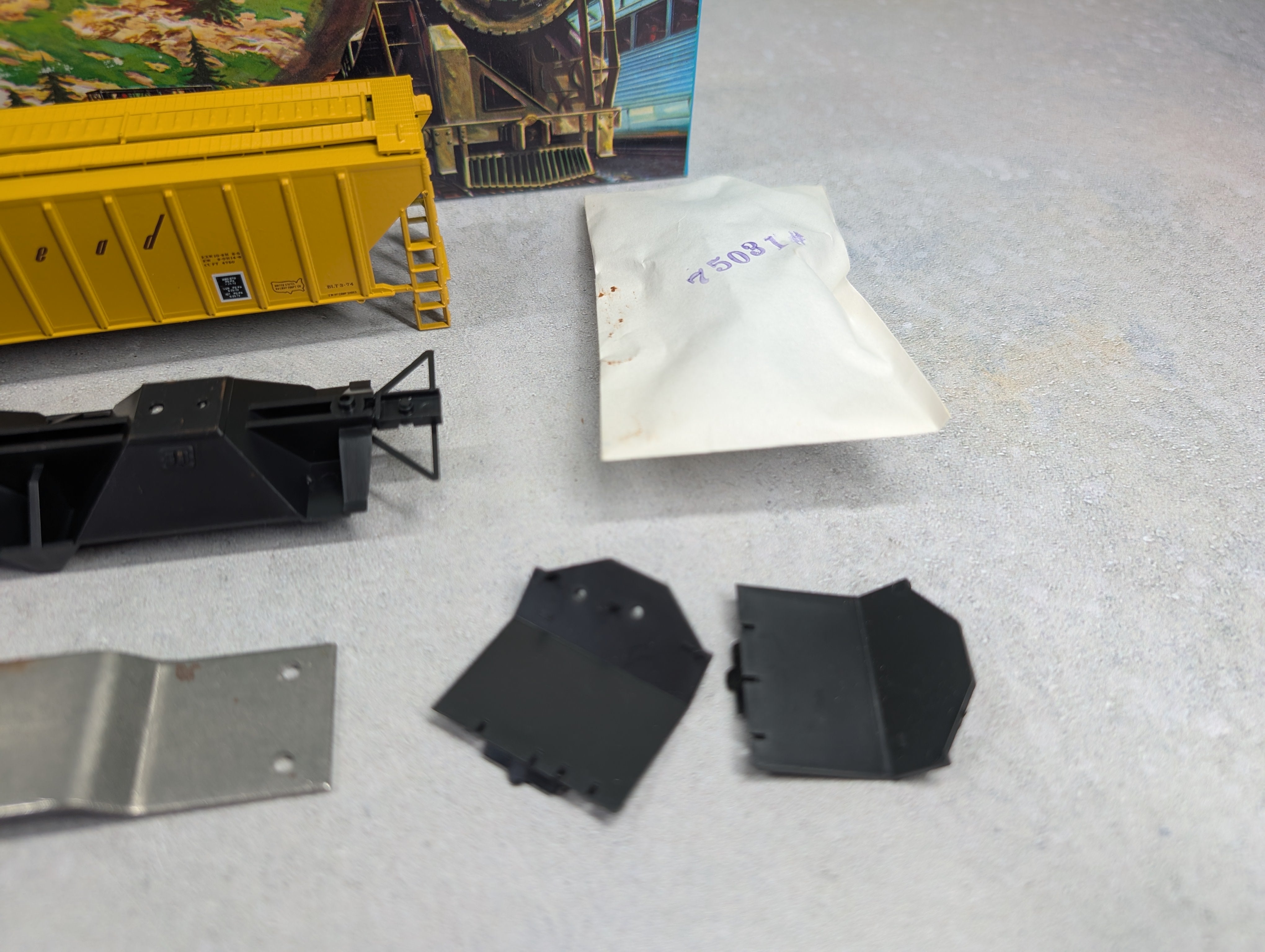 USED Athearn 2288 HO Scale 54' PS Ribside Hopper Honeymead USLX #4916 Bev-Bel KIT