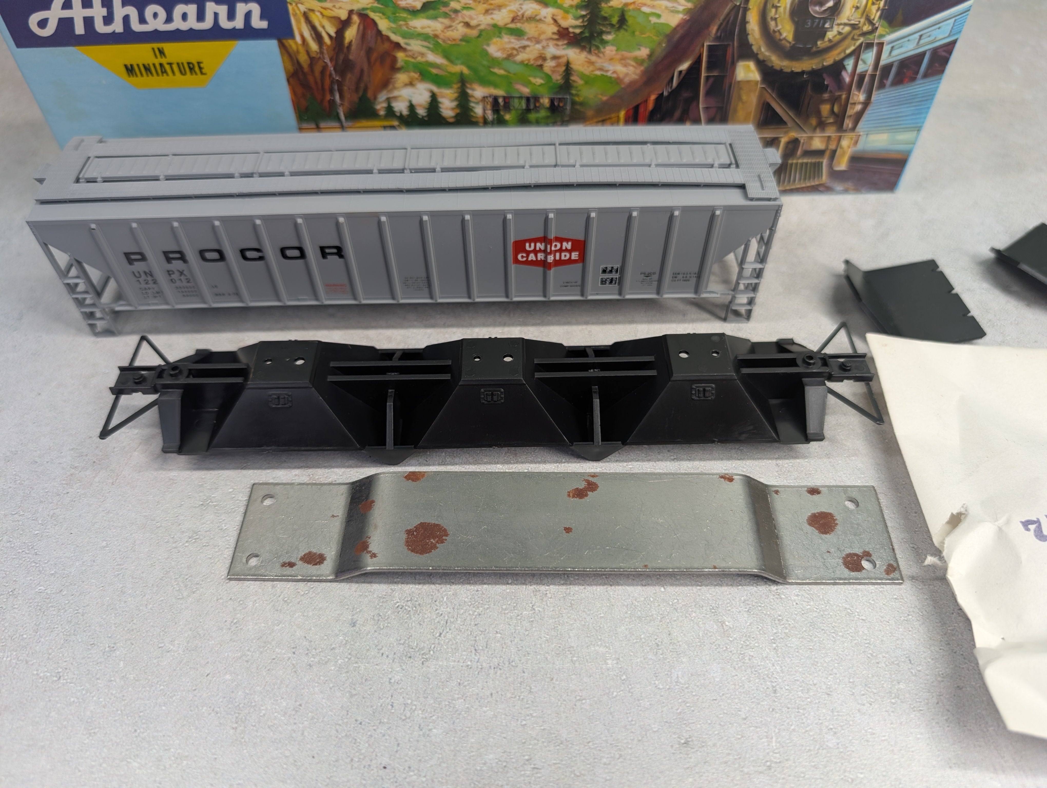 USED Athearn 2231 HO Scale 54' PS Ribside Hopper Union Carbide Procor UNPX #122012 Bev-Bel KIT