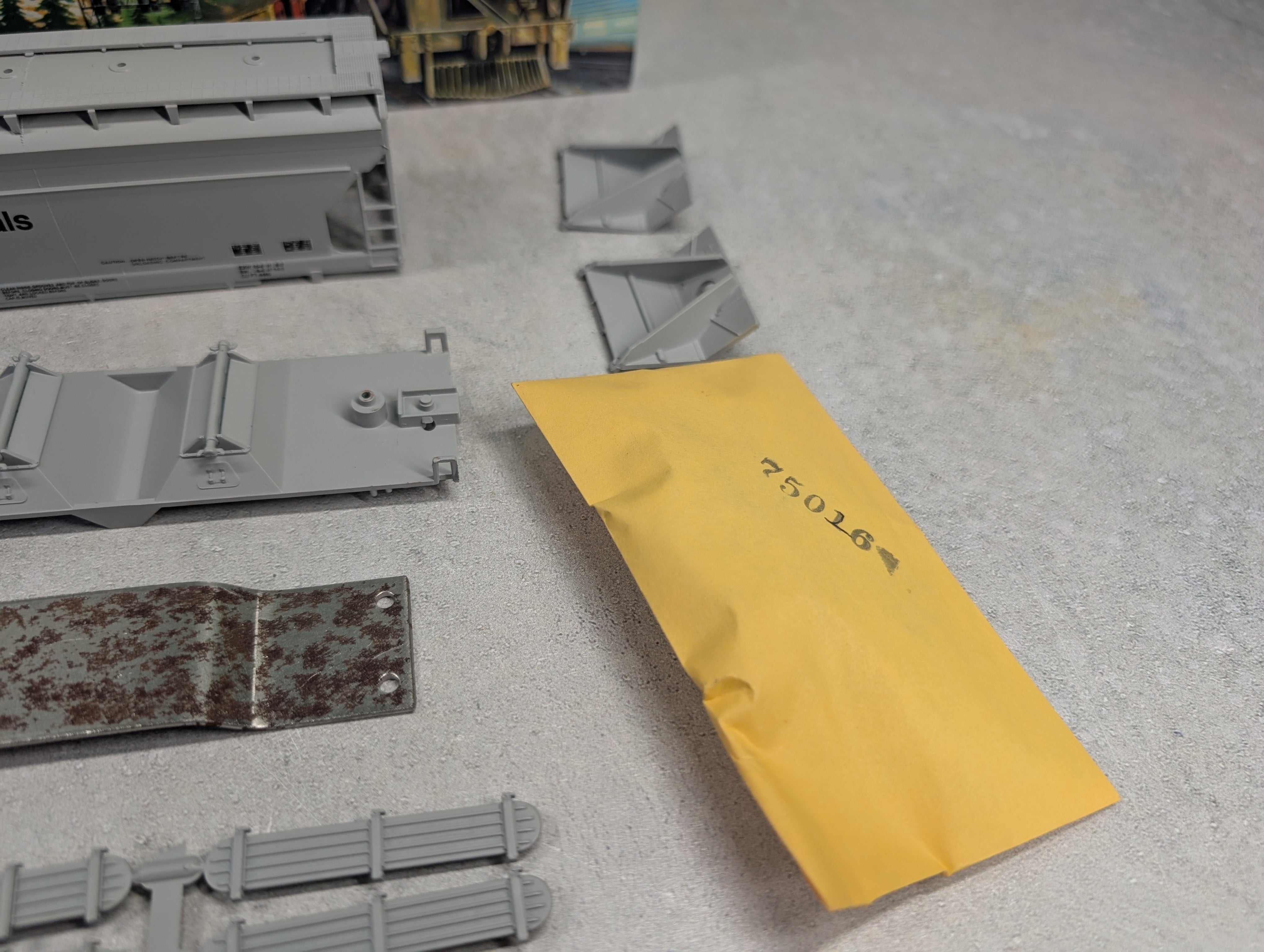 USED Athearn #387-1 HO Scale 55' ACF Center-Flow Hopper FMC Chemicals FMLX #45027 Bev-Bel KIT