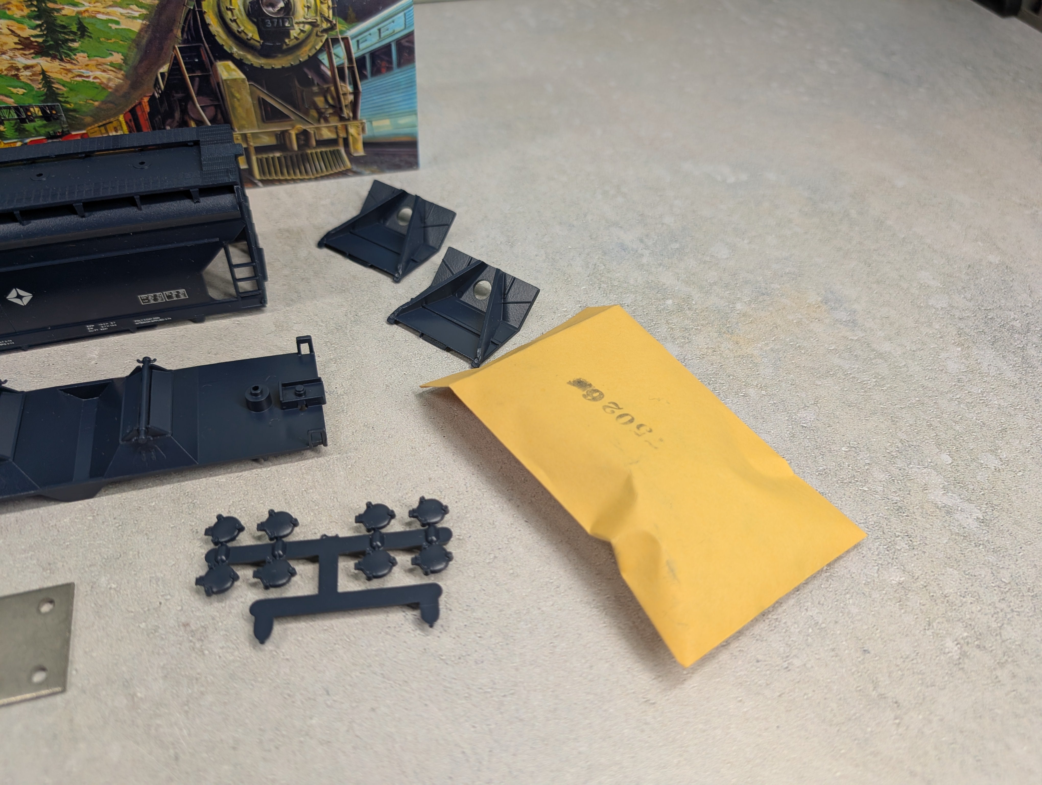 USED Athearn 1990 HO Scale 55' ACF Center-Flow Hopper Arco Polymers KCIX #102 Bev-Bel KIT