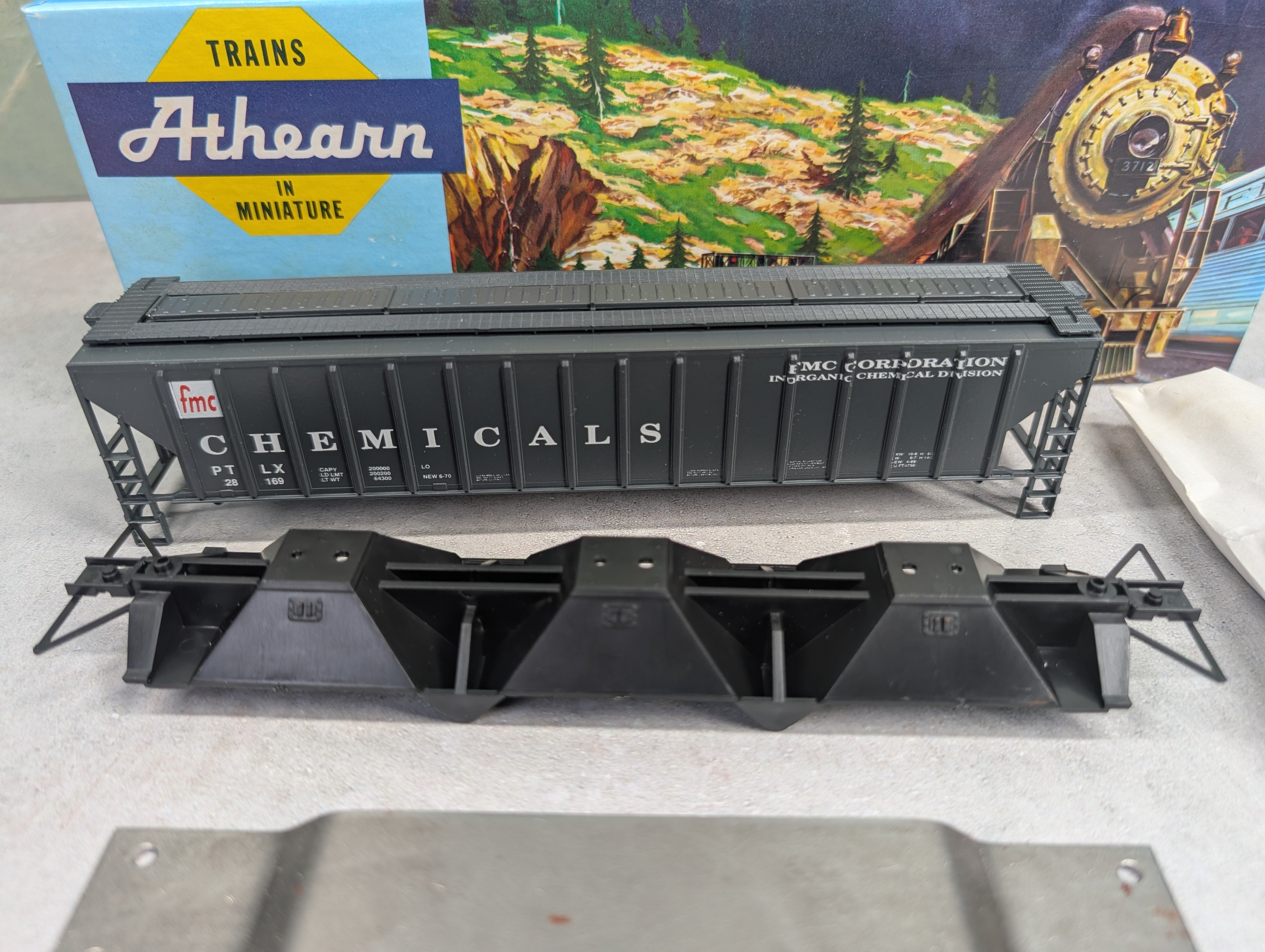 USED Athearn 2229 HO Scale 54' PS Ribside Hopper FMC Chemicals PTLX #28169 Bev-Bel KIT