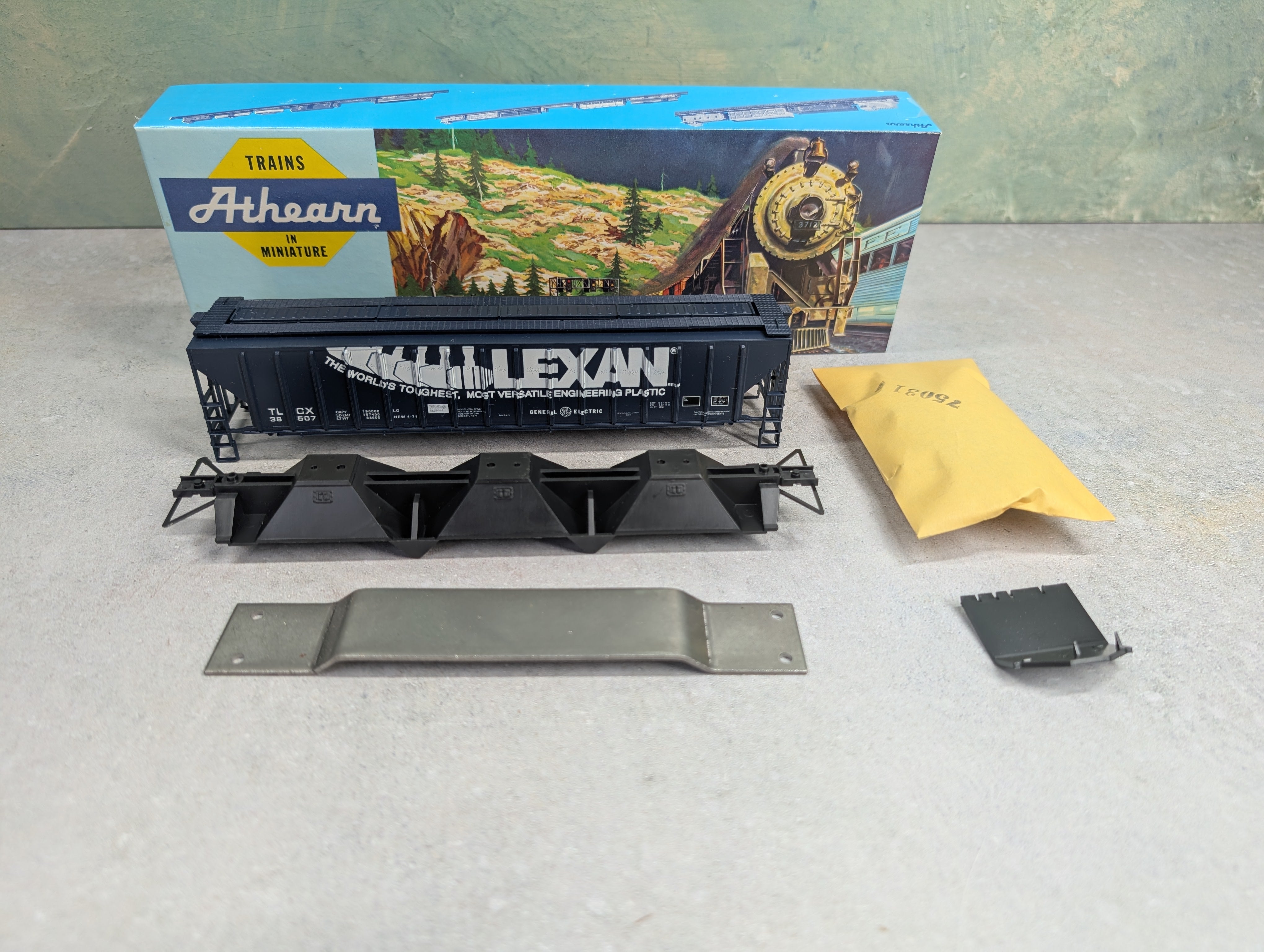 USED Athearn #600-1 HO Scale 54' PS Ribside Hopper Lexan Resin TLCX #38507 Bev-Bel KIT