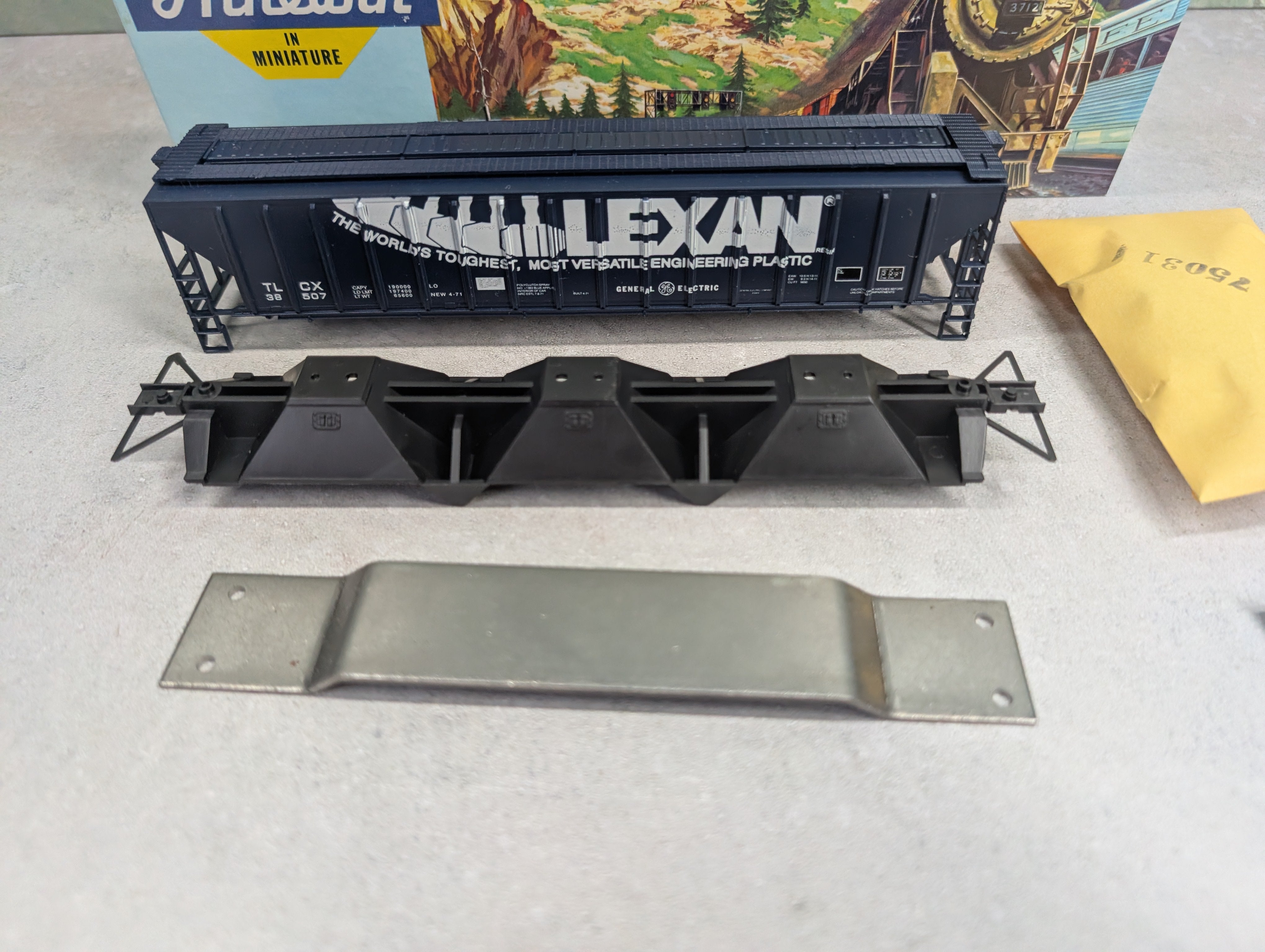 USED Athearn #600-1 HO Scale 54' PS Ribside Hopper Lexan Resin TLCX #38507 Bev-Bel KIT