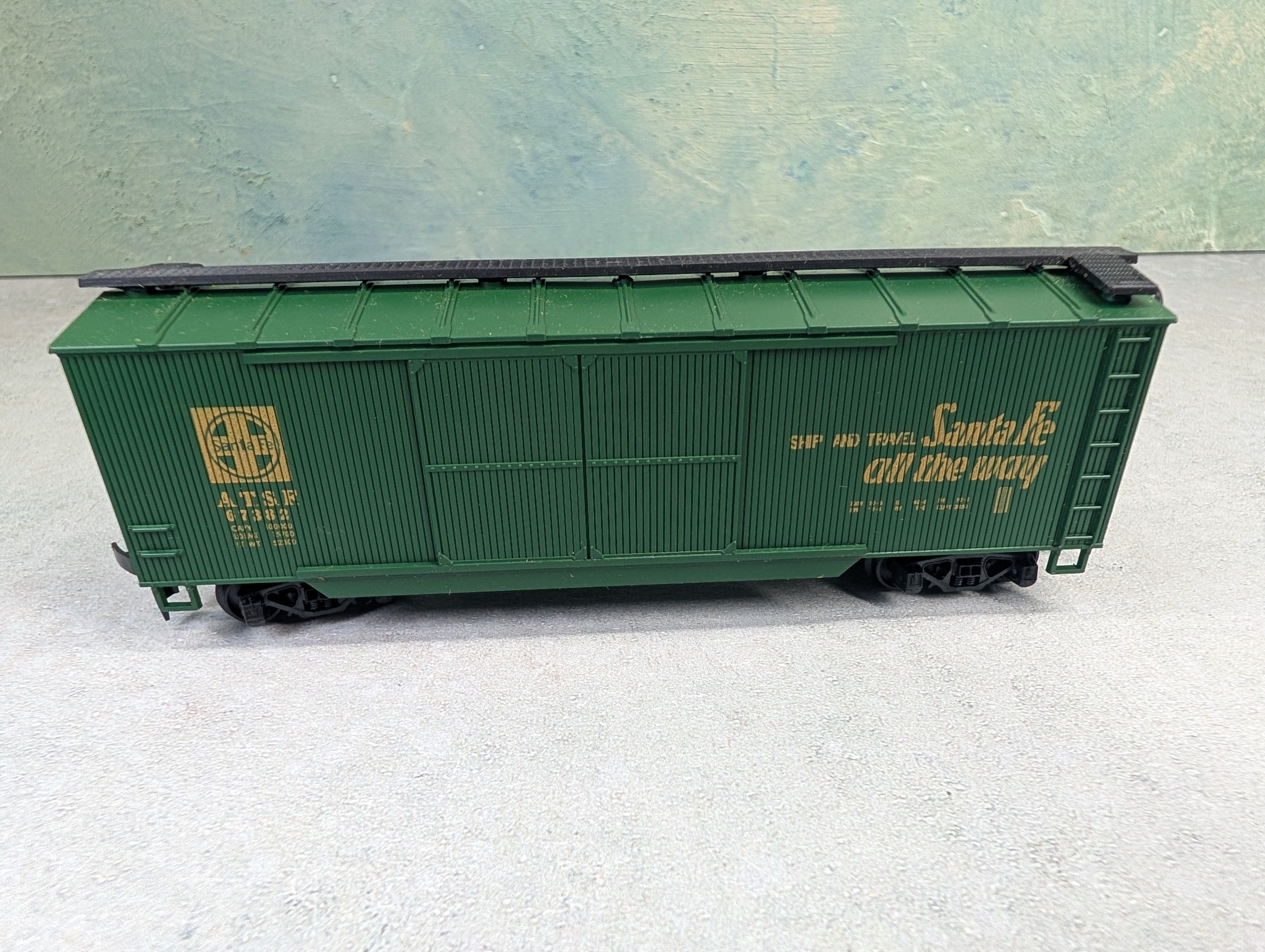 USED Roco HO Scale 40' Box Car Santa Fe ATSF #67382
