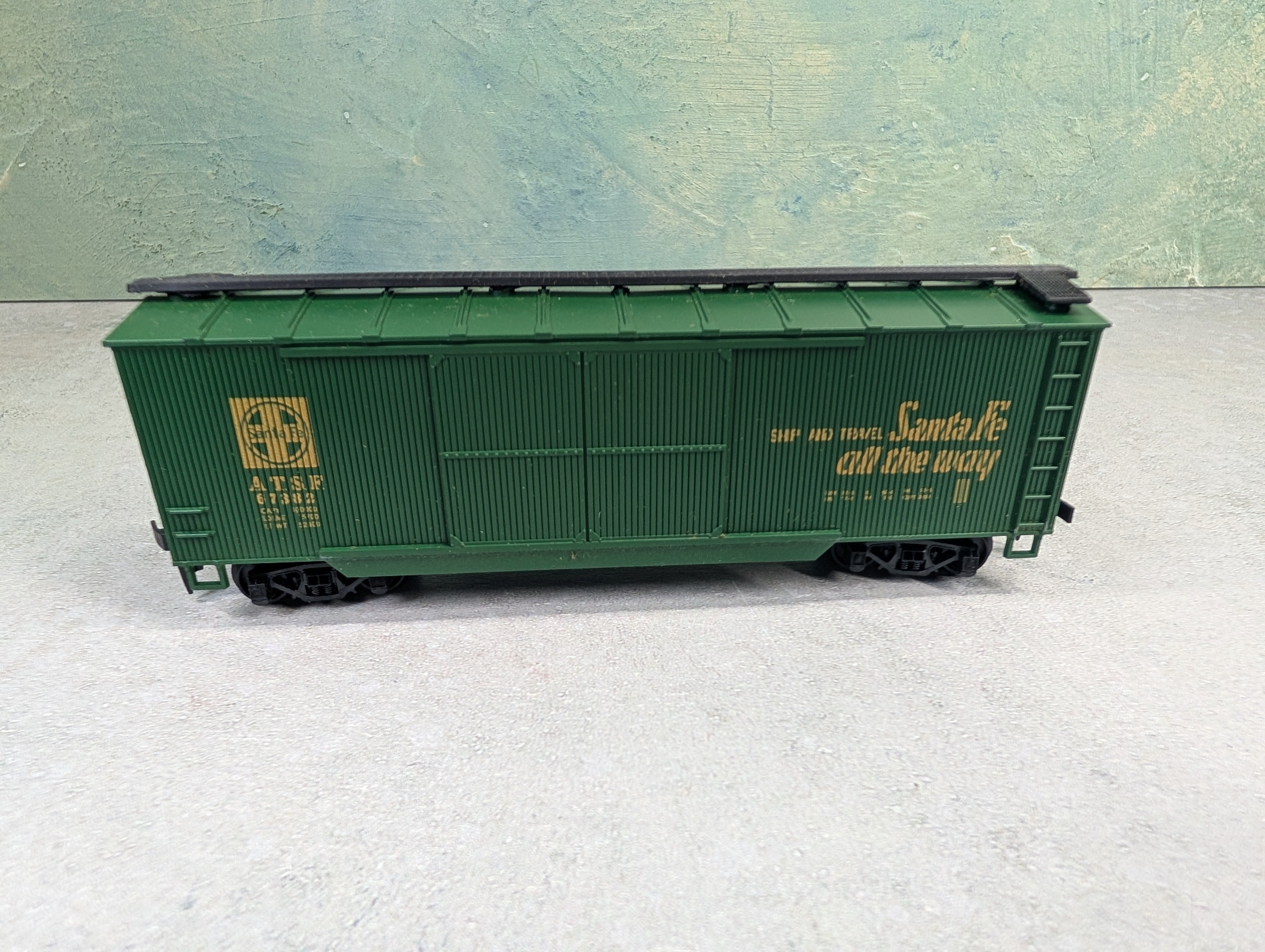 USED Roco HO Scale 40' Box Car Santa Fe ATSF #67382