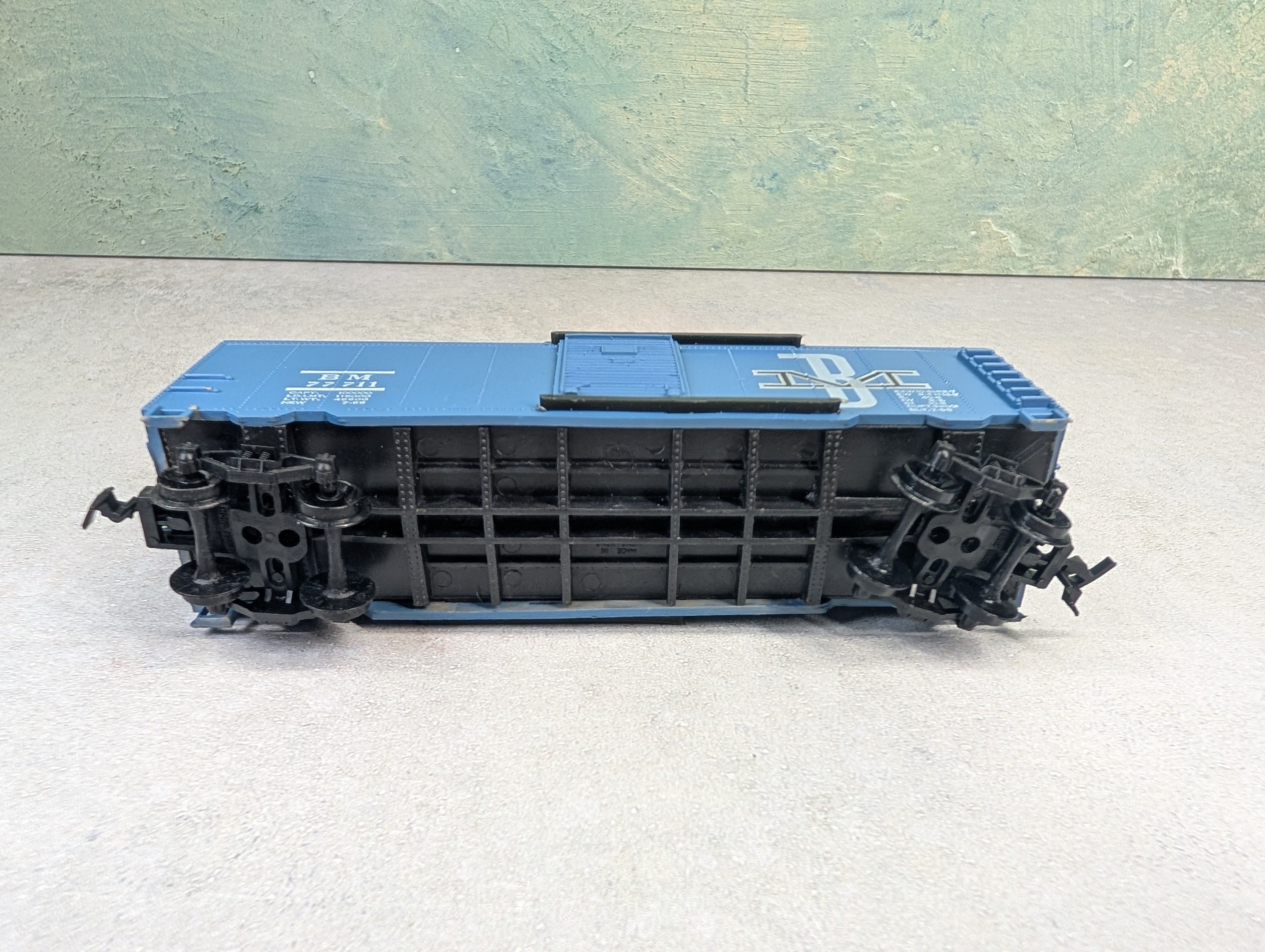 USED HO Scale 40' Box Car Boston and Maine BM #77711