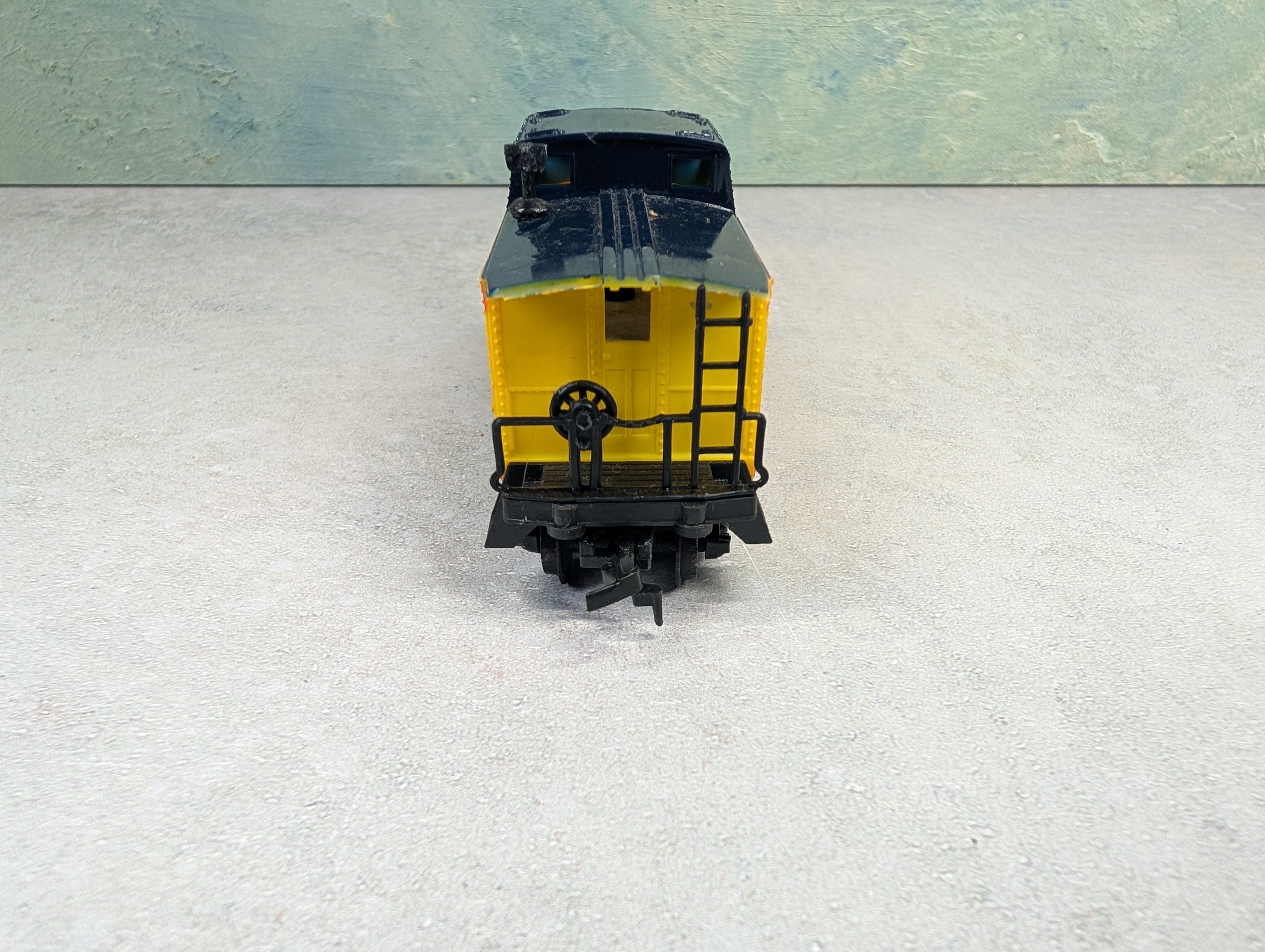 USED Life-Like HO Scale Caboose Chessie System WM #1872