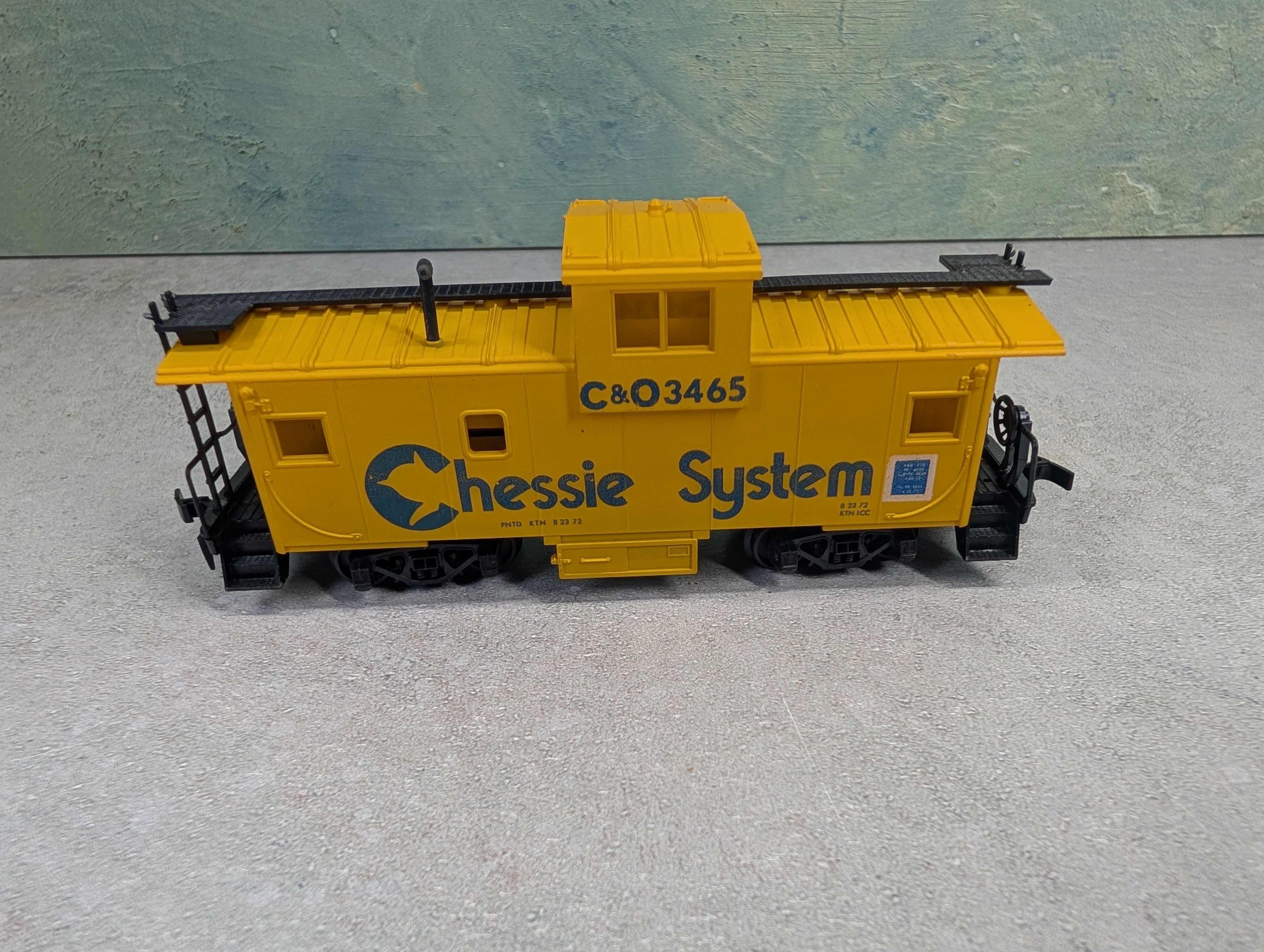 USED AHM HO Scale Caboose Chessie System C&O #3465