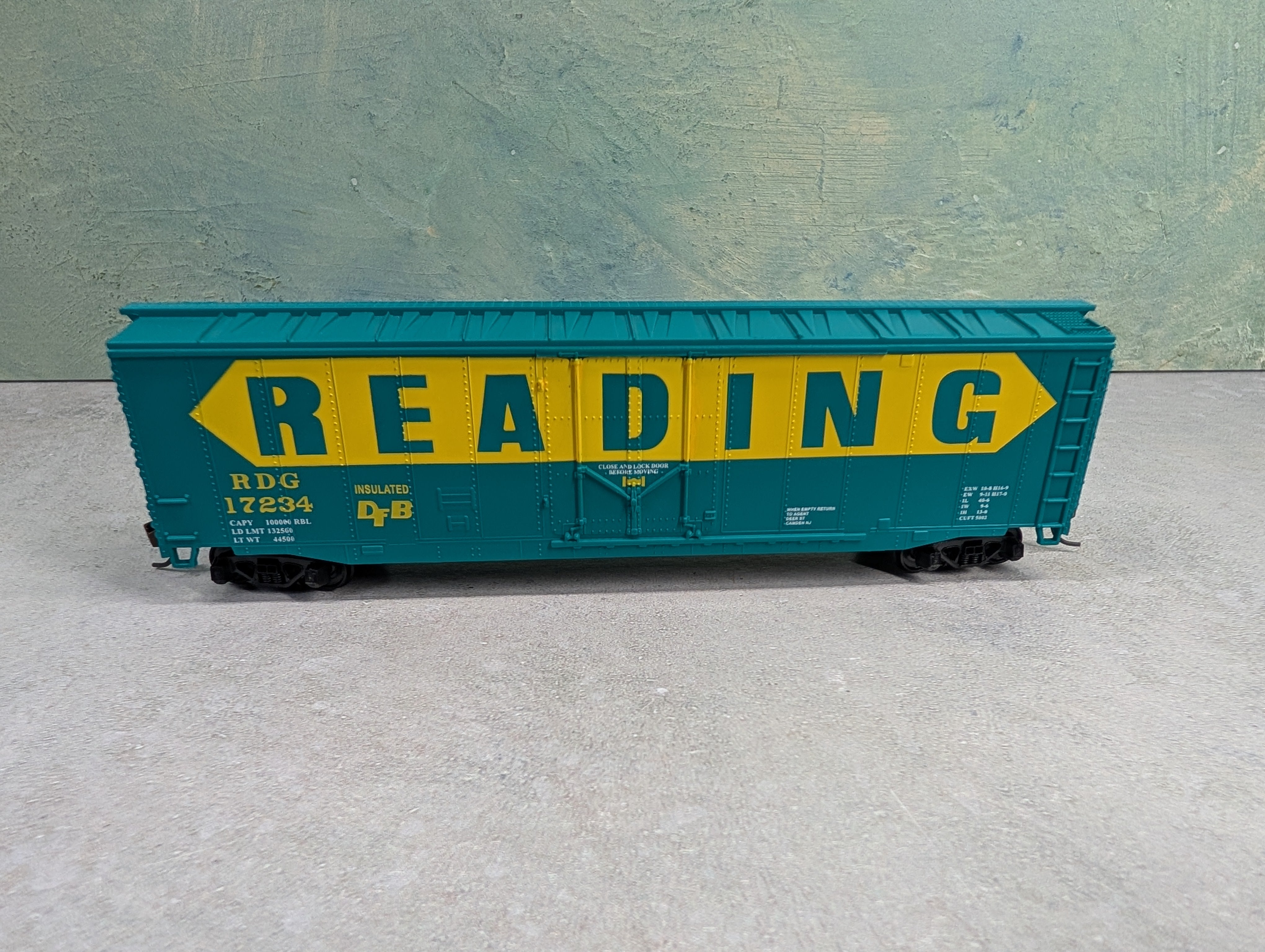 USED Mantua 755021 HO Scale 50' Plug Door Box Car Reading RDG #17234