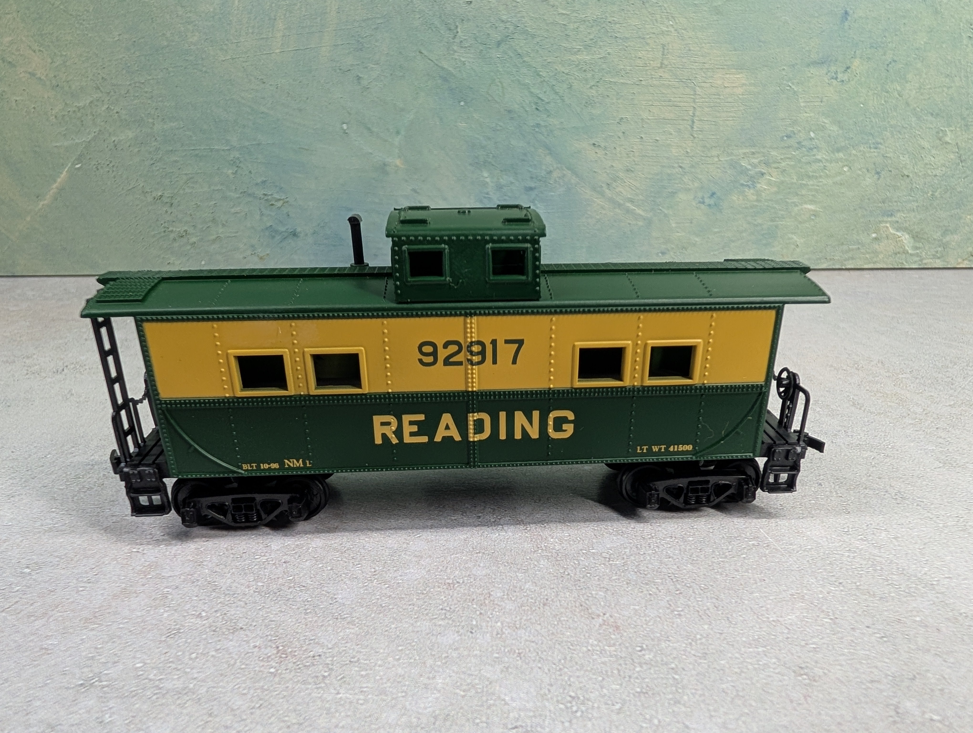 USED Mantua 726-521 HO Scale Heavy 36' Caboose Reading #92917
