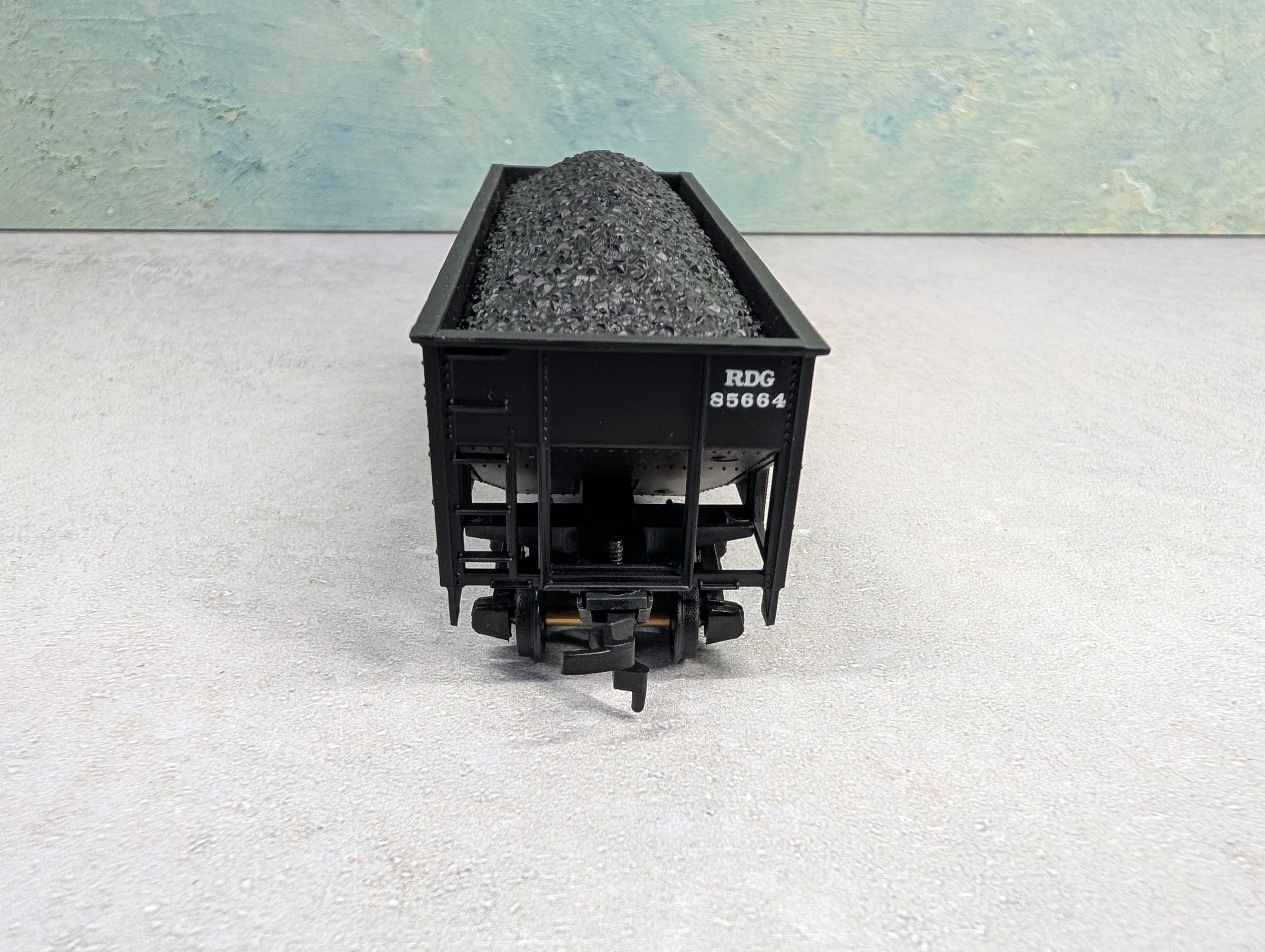 USED Mantua 729-621 HO Scale Heavy 32' Hopper Orange Panel Reading RDG #85664