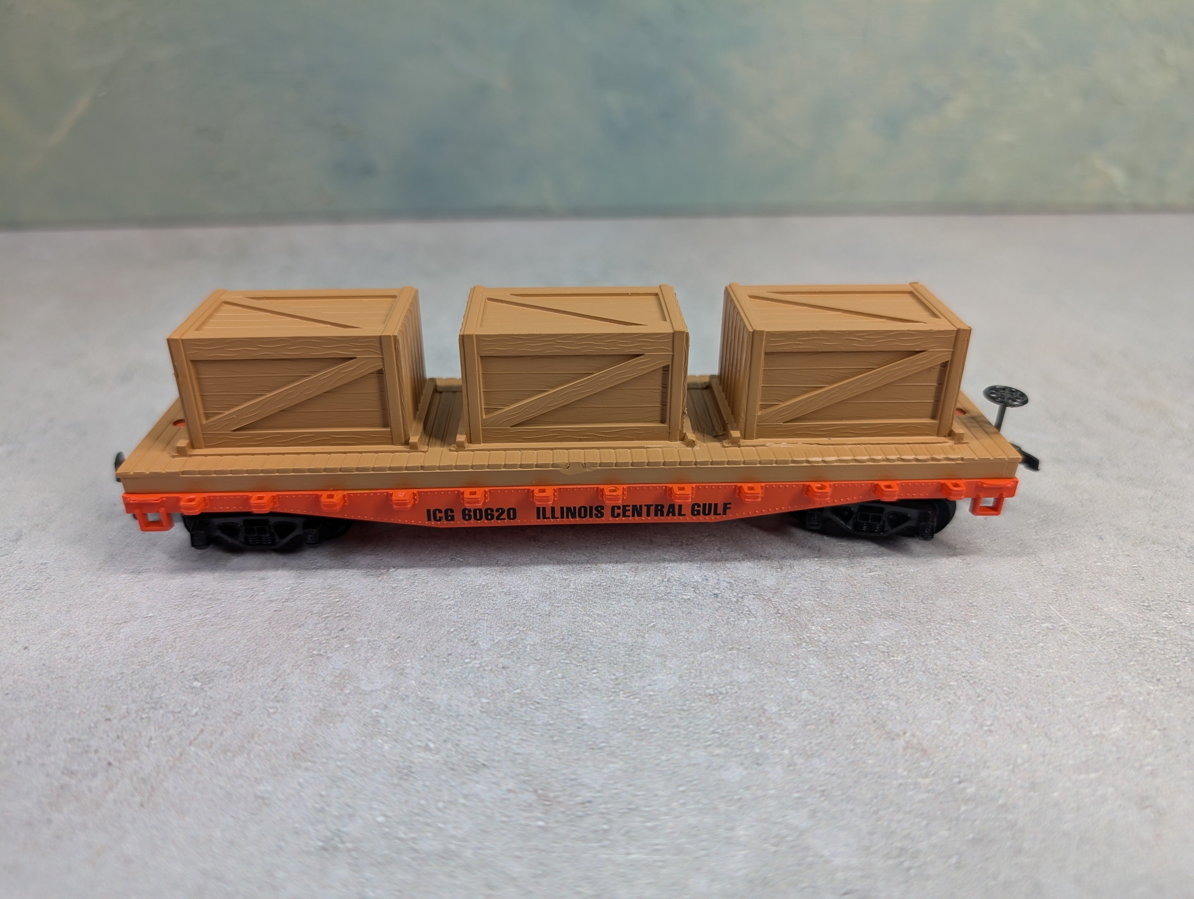 USED Mantua 727-065 HO Scale Heavy Flat Car w/ Crates Illinois Central Gulf ICG #60620