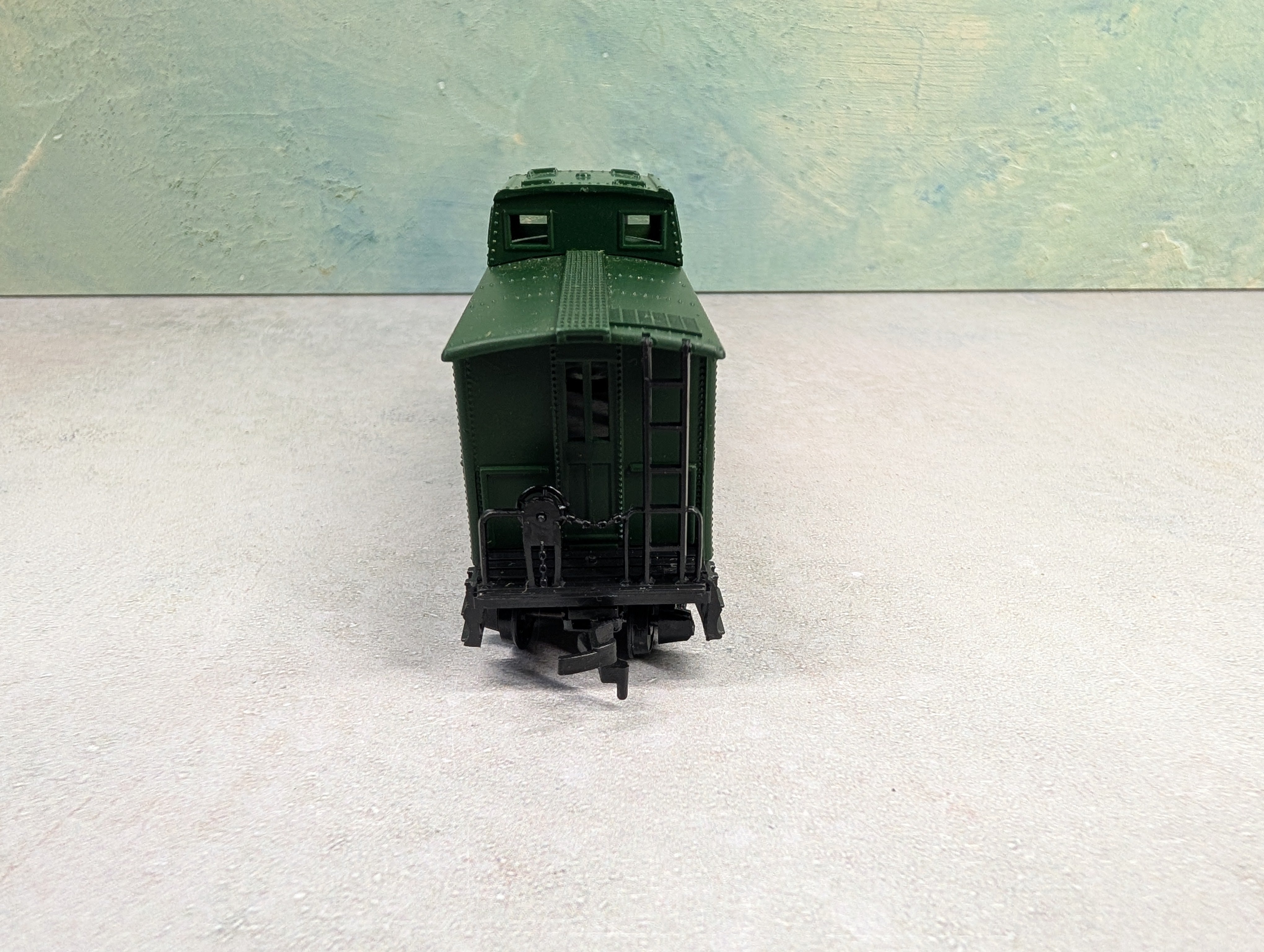 USED Mantua 726-173 HO Scale Heavy 36' Caboose Reading #9292