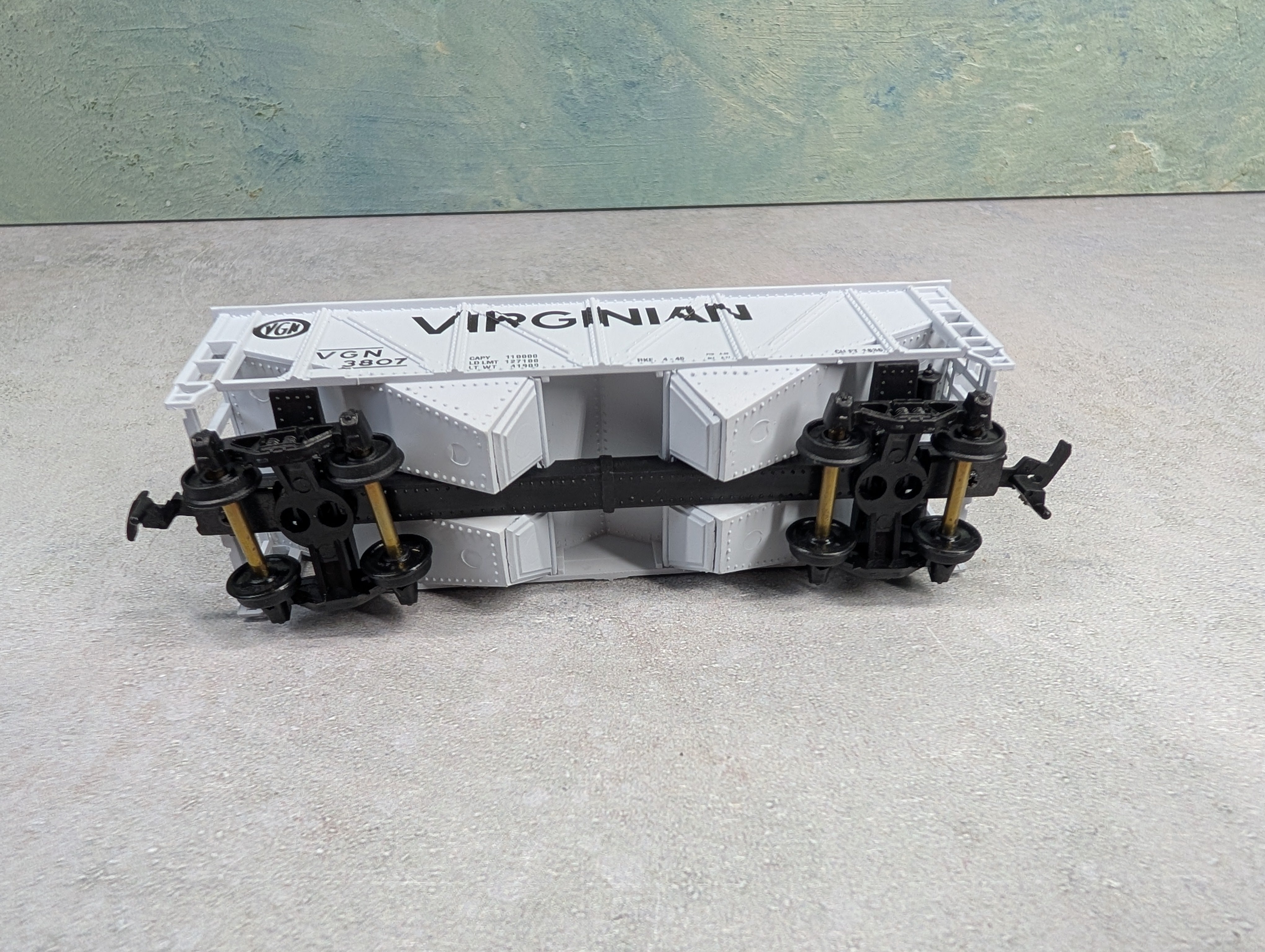 USED Mantua 729-042 HO Scale Heavy 32' Hopper Virginian VGN #3807